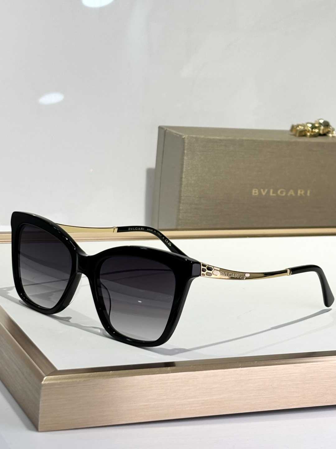  BVLGAR*
MODEL：BV 8257
SIZE：54口18-145
