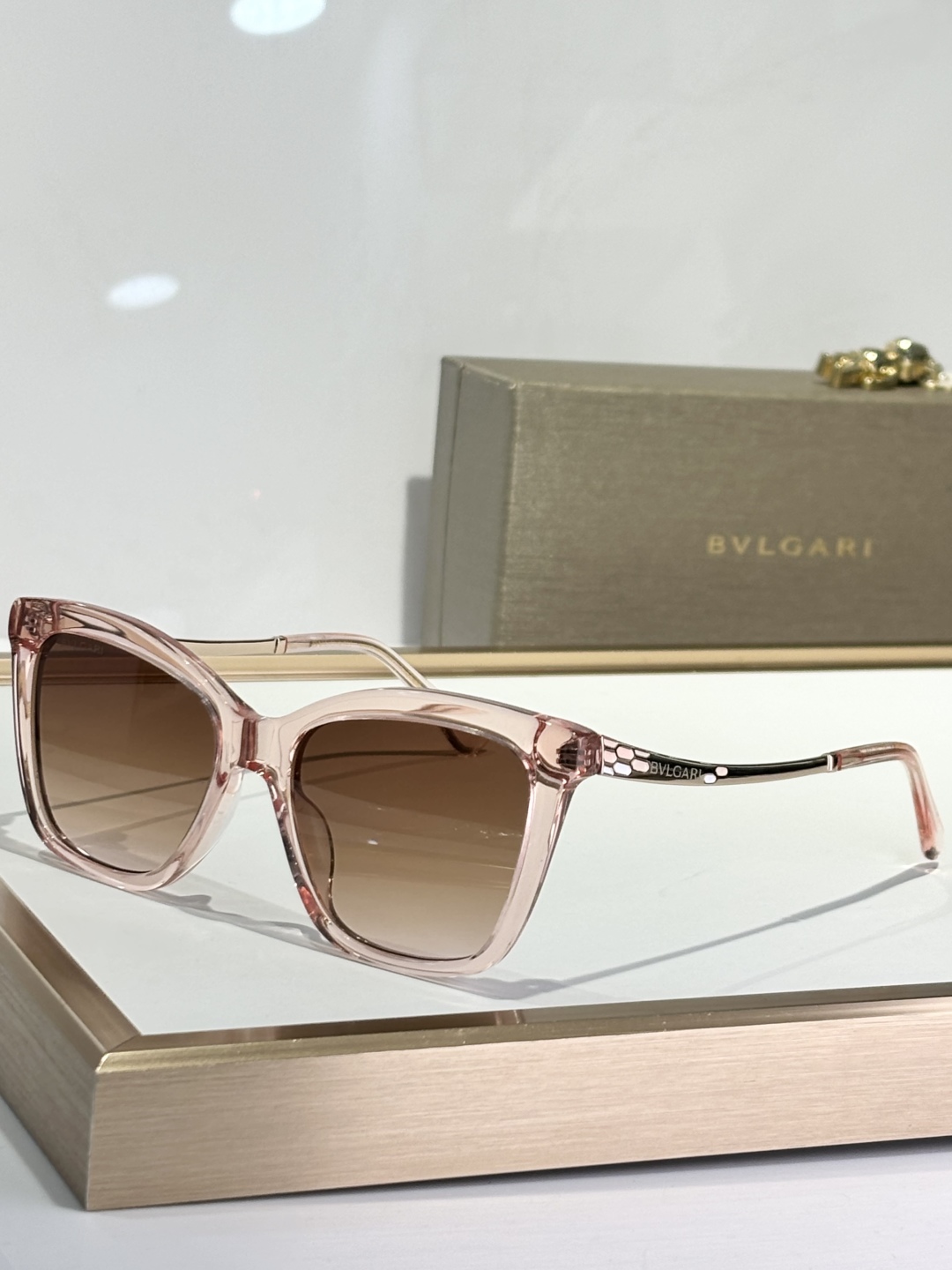  BVLGAR*
MODEL：BV 8257
SIZE：54口18-145
