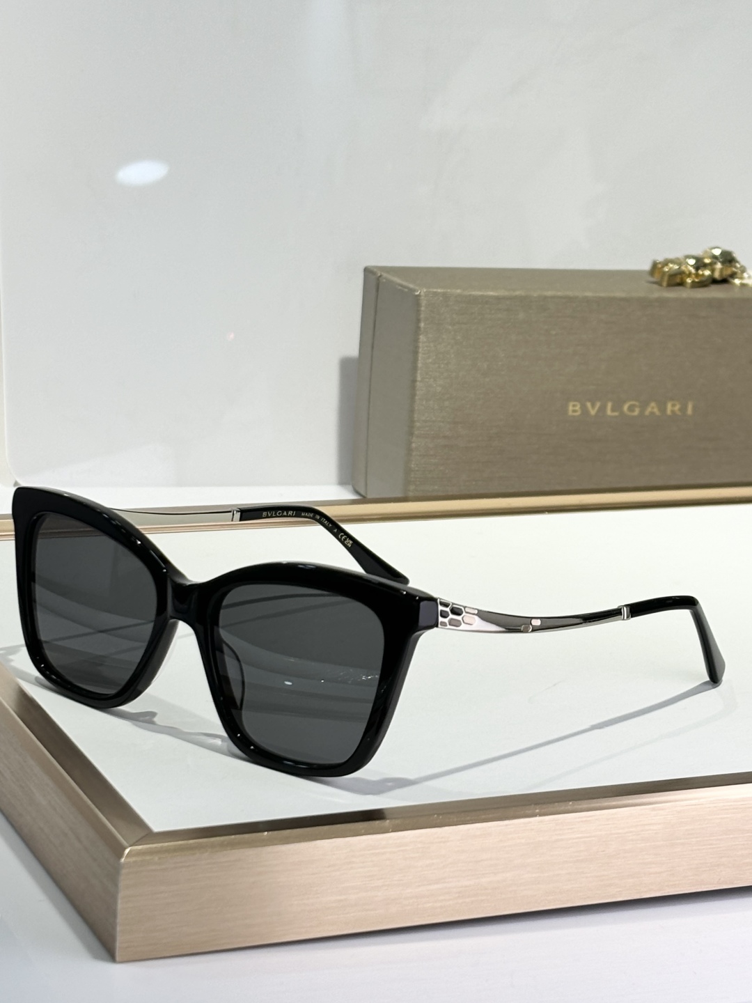  BVLGAR*
MODEL：BV 8257
SIZE：54口18-145
