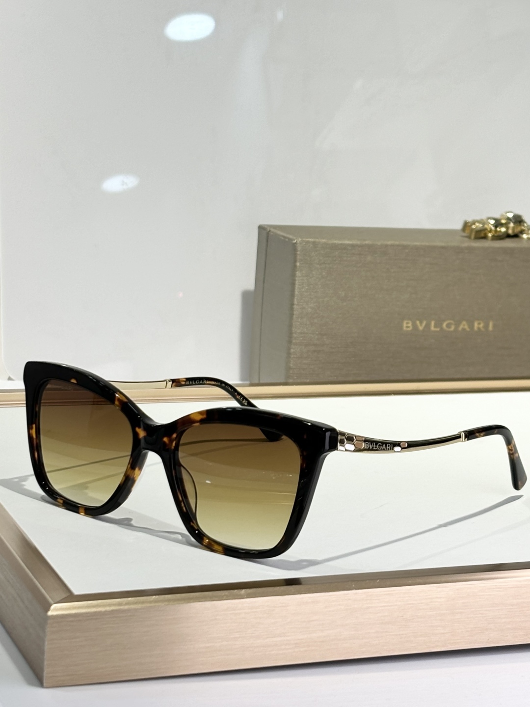  BVLGAR*
MODEL：BV 8257
SIZE：54口18-145
