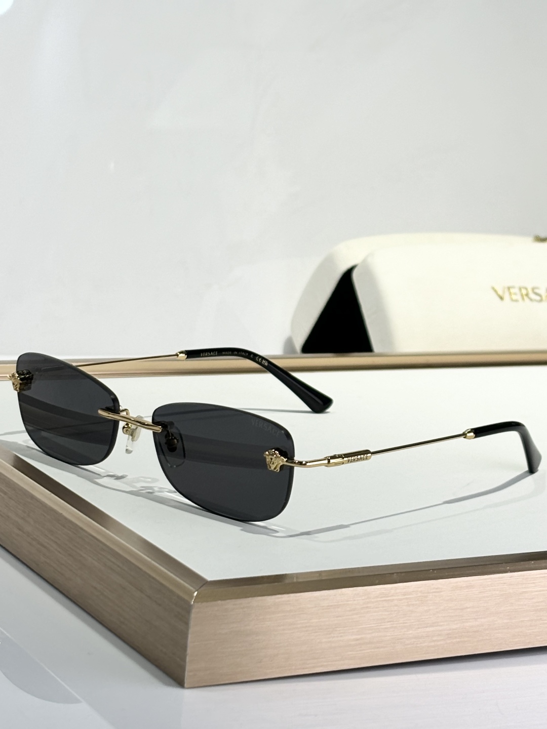  VERSACE
MODELVE 6812
SIZE57口17-140
