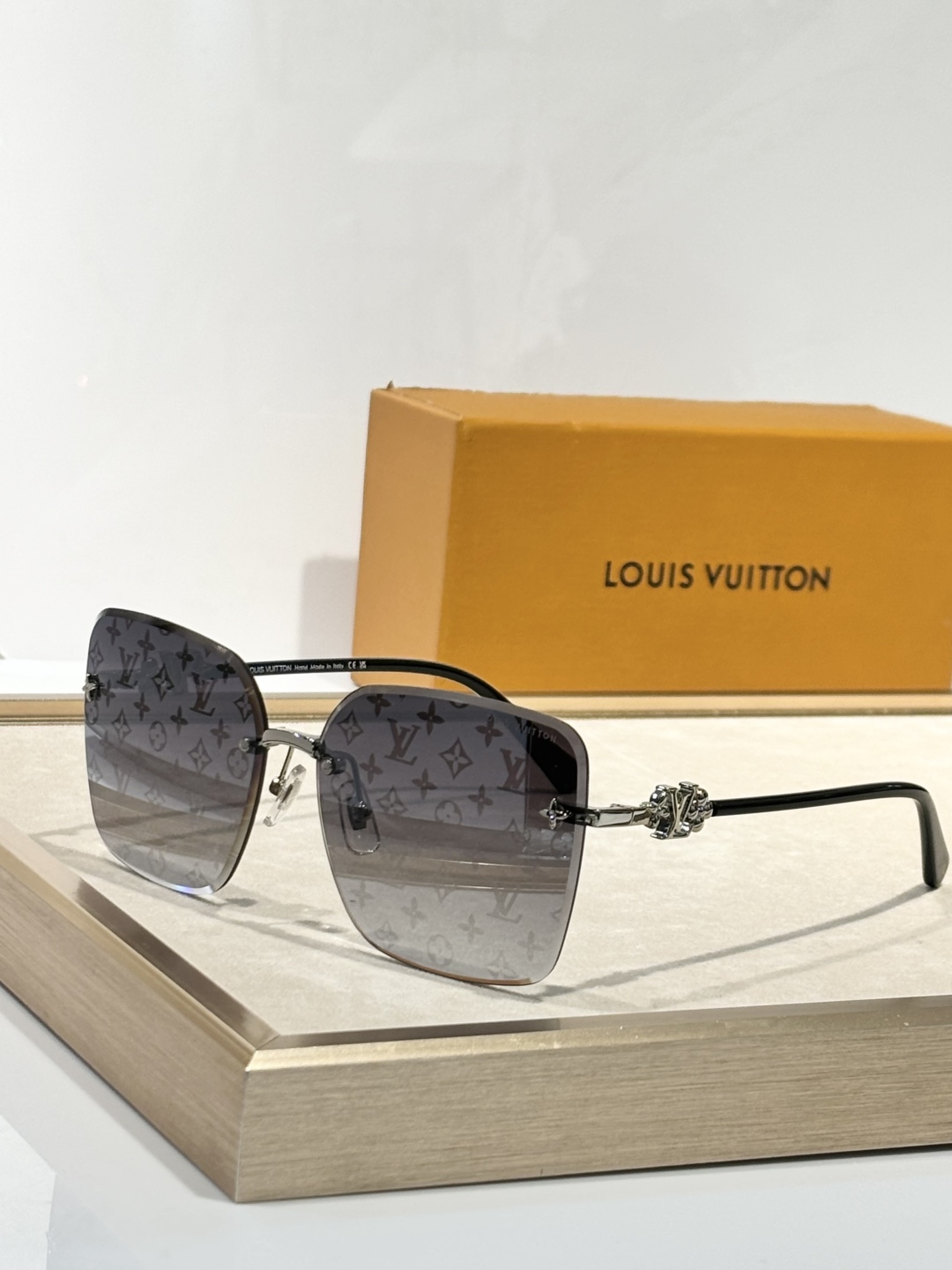  🆕LOUIS VUITT*
MODZ1313
Size62-14-145
