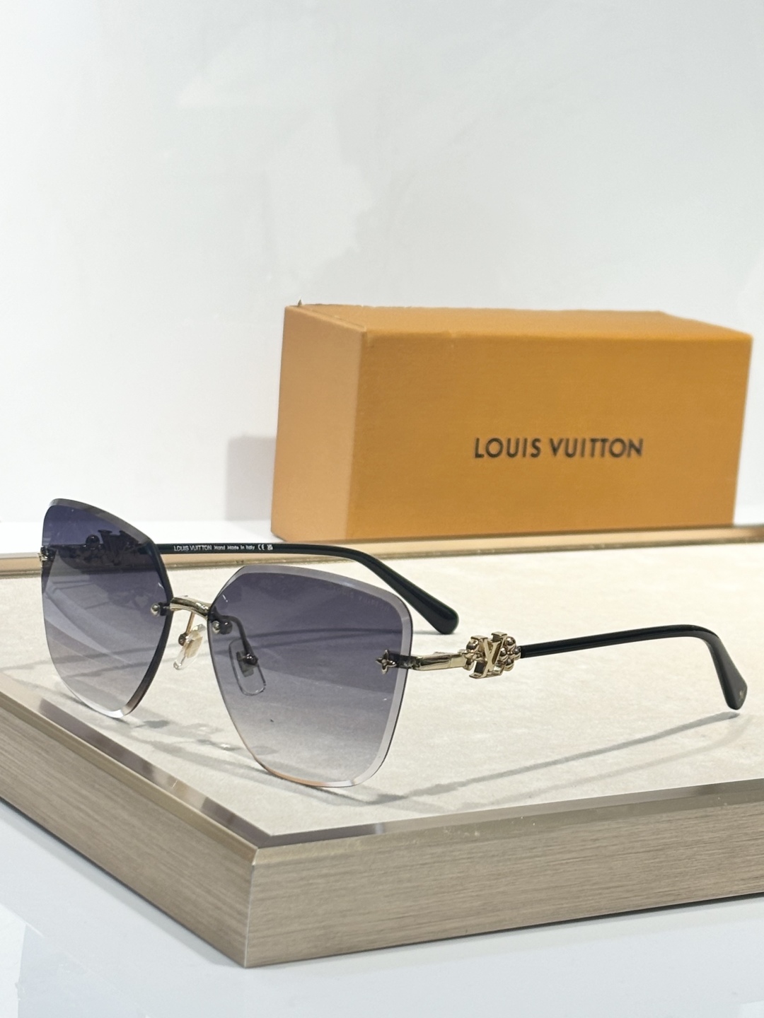  🆕LOUIS VUITT*
MODZ1312
Size62-14-145
