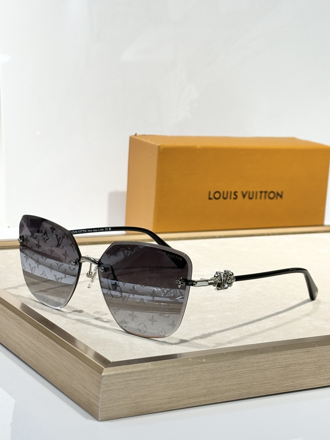  🆕LOUIS VUITT*
MODZ1312
Size62-14-145
