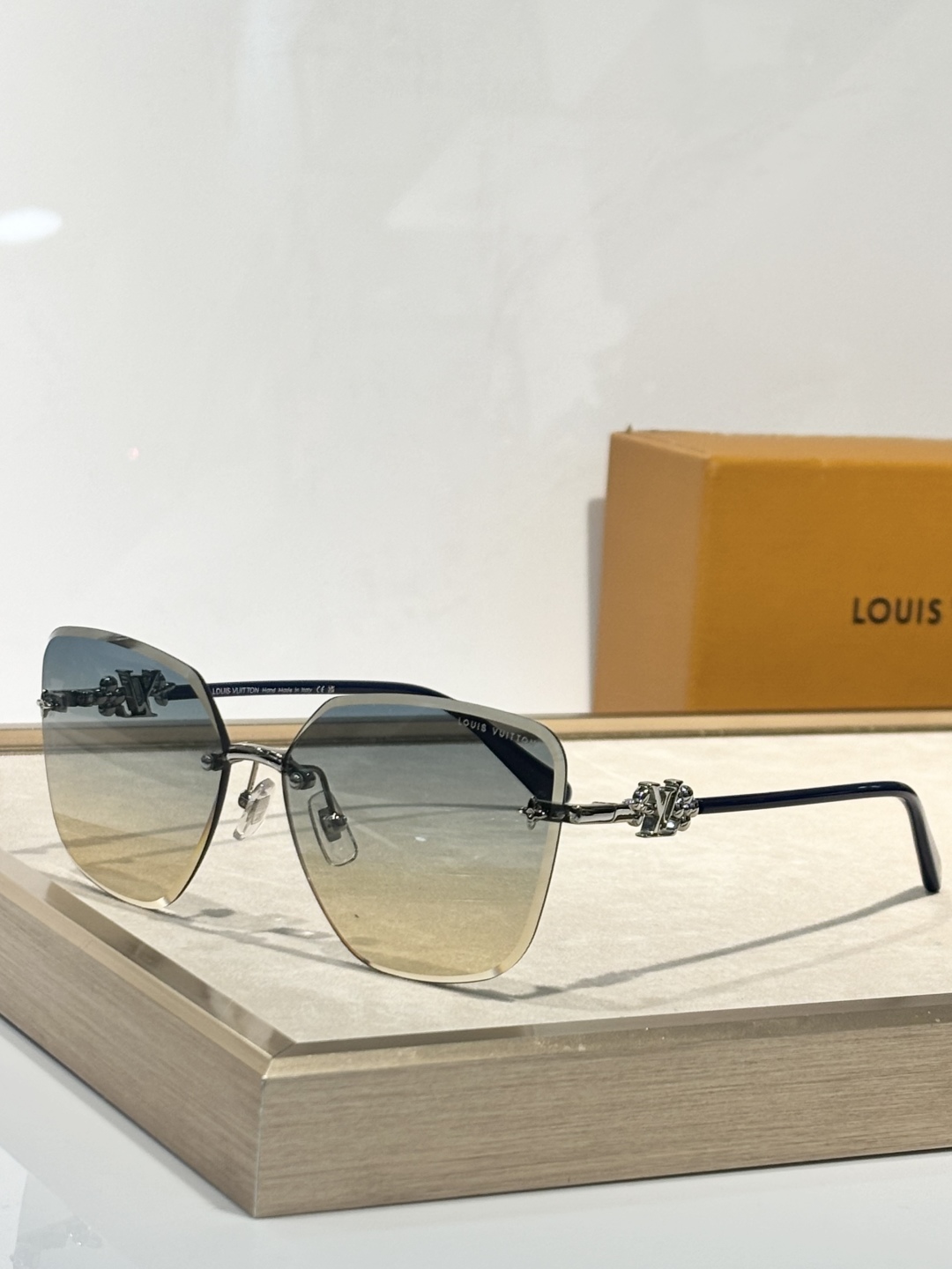  🆕LOUIS VUITT*
MODZ1312
Size62-14-145
