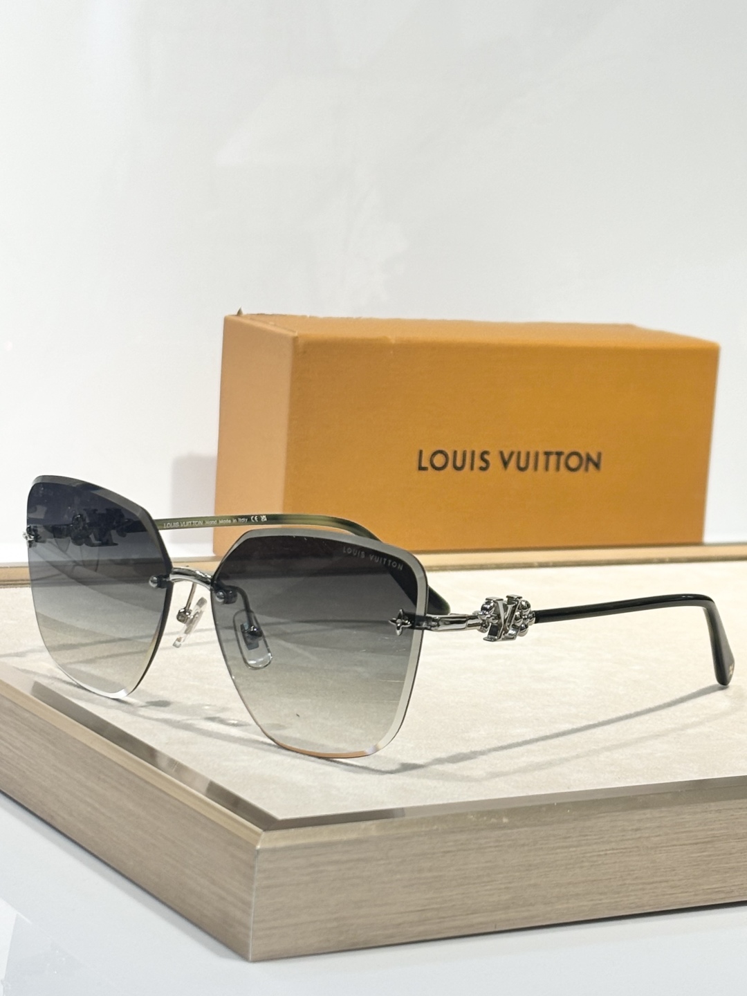  🆕LOUIS VUITT*
MODZ1312
Size62-14-145
