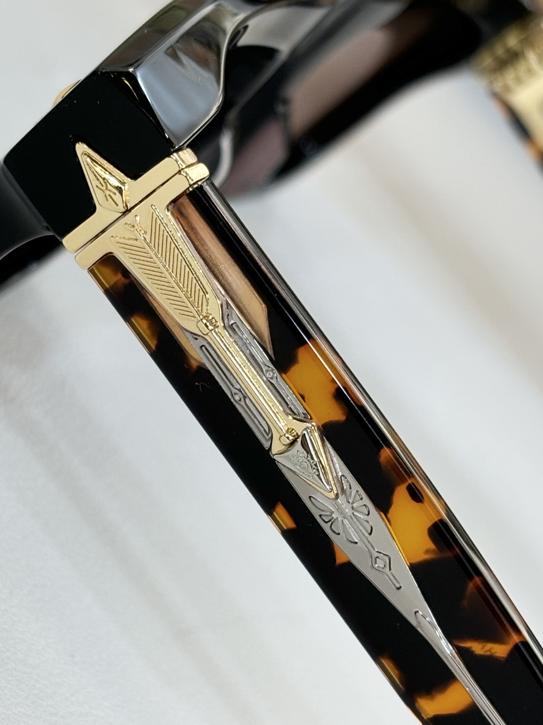  JACQUES MARIE MAGE
绿松石系列
MODEL：LARAMIE
SIZE：52口24-1
