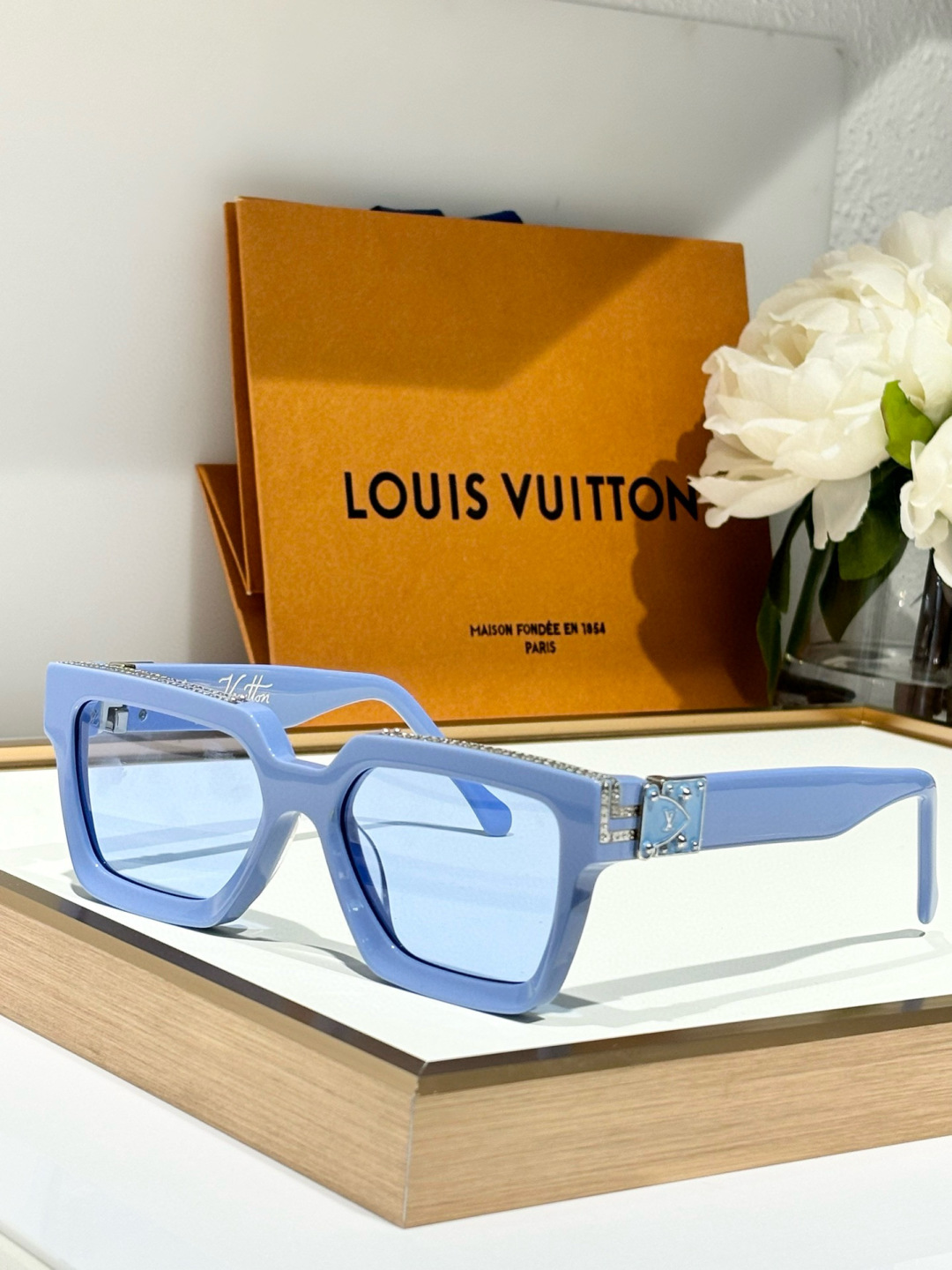  24/25 Add new colors
TOP QUALITY 
LV96006 Millionai