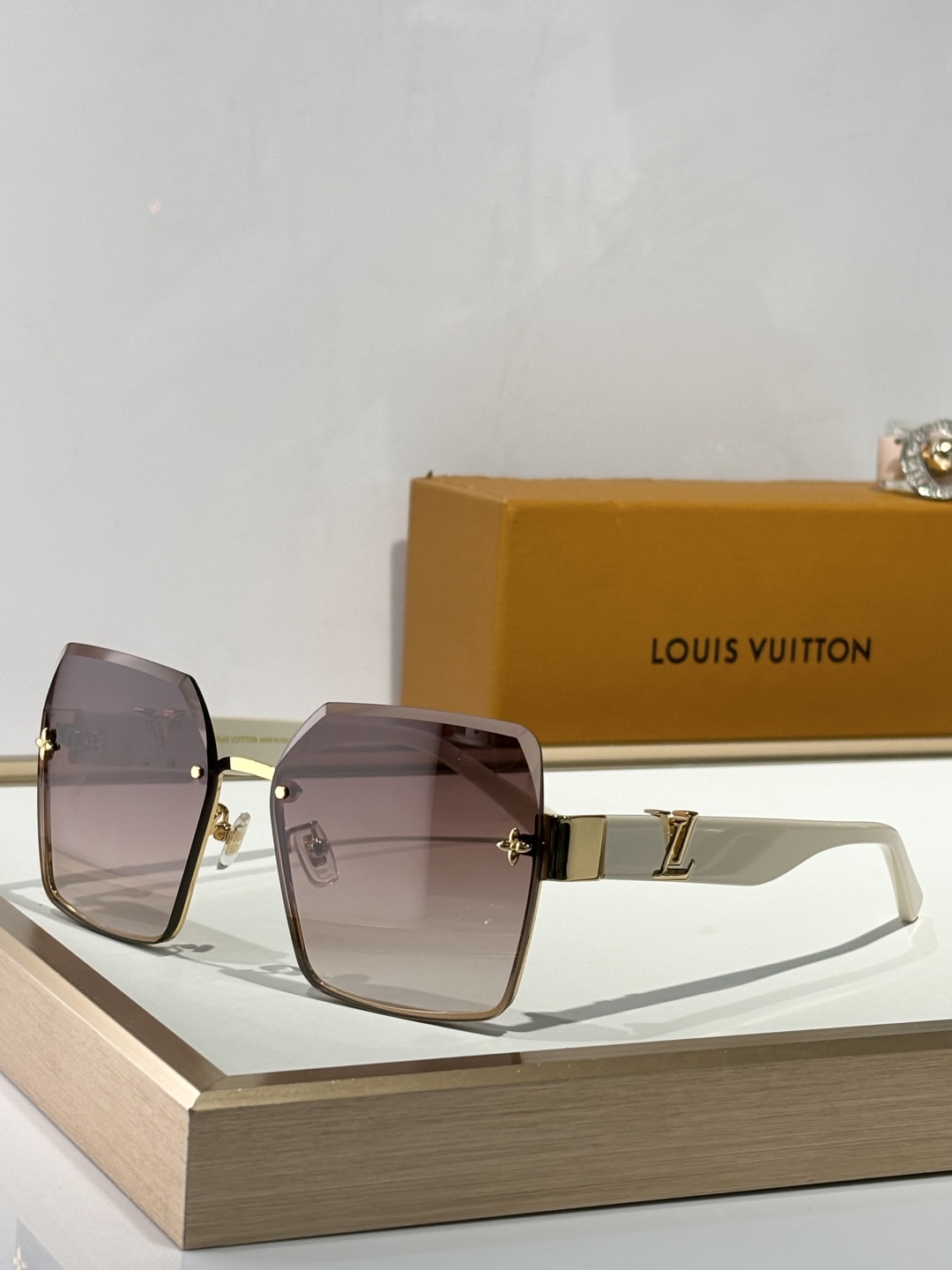 LOUI*
ModZ1876
Size60-16-145
