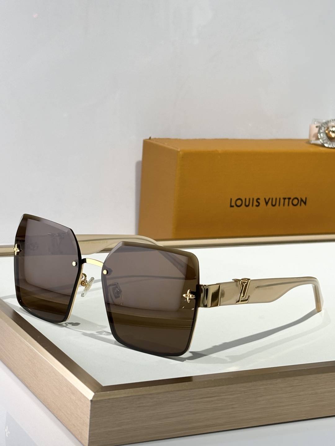  LOUI*
ModZ1876
Size60-16-145

