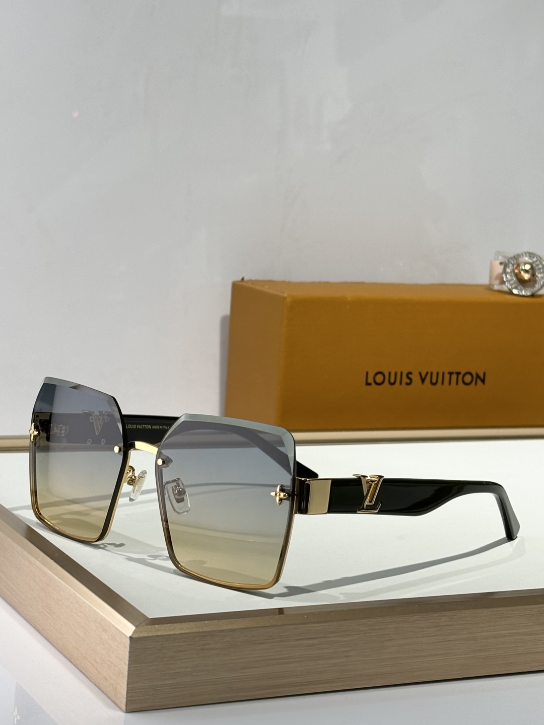  LOUI*
ModZ1876
Size60-16-145
