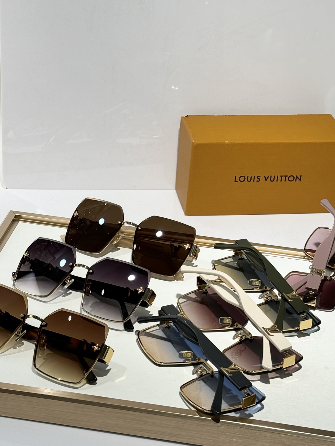  LOUI*
ModZ1876
Size60-16-145

