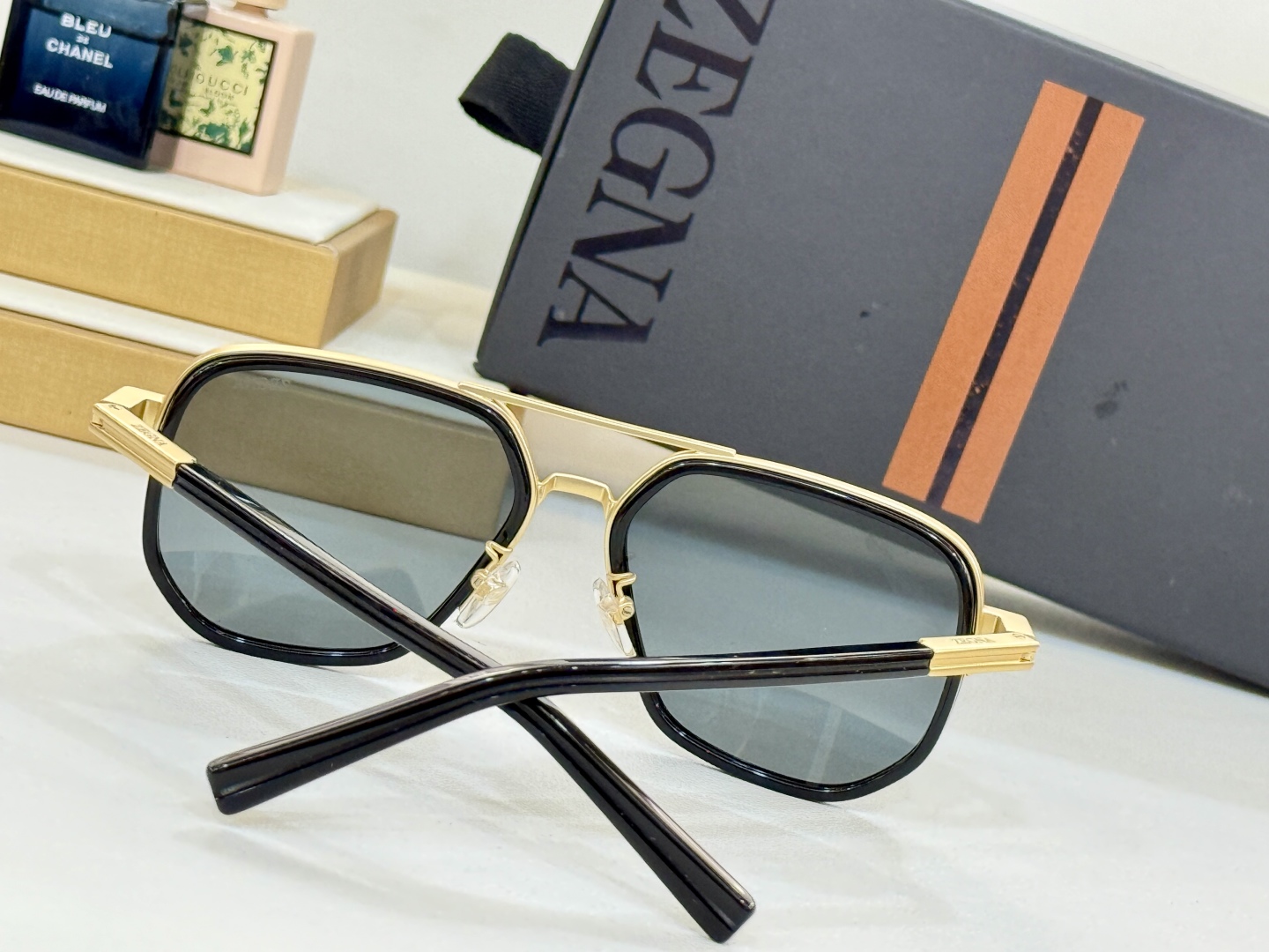  Ermenegildo Zegna
Mod：EZ0232
Size：59-17-145
