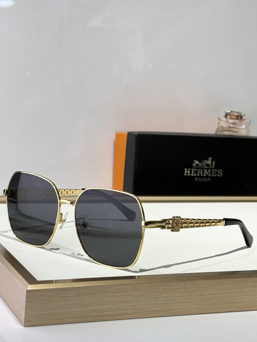  HERMES
ModHS1906
Size58-18-145
