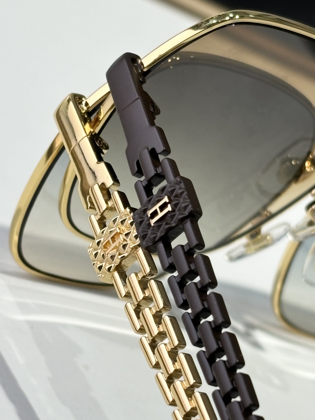  HERMES
ModHS1906
Size58-18-145
