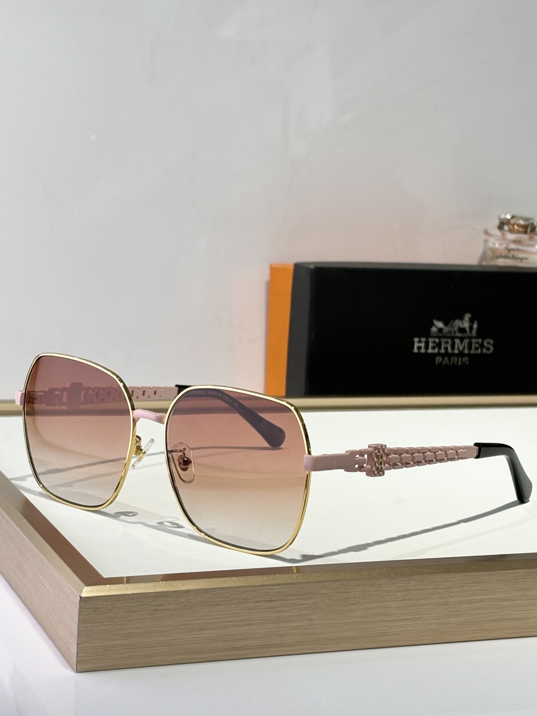  HERMES
ModHS1906
Size58-18-145
