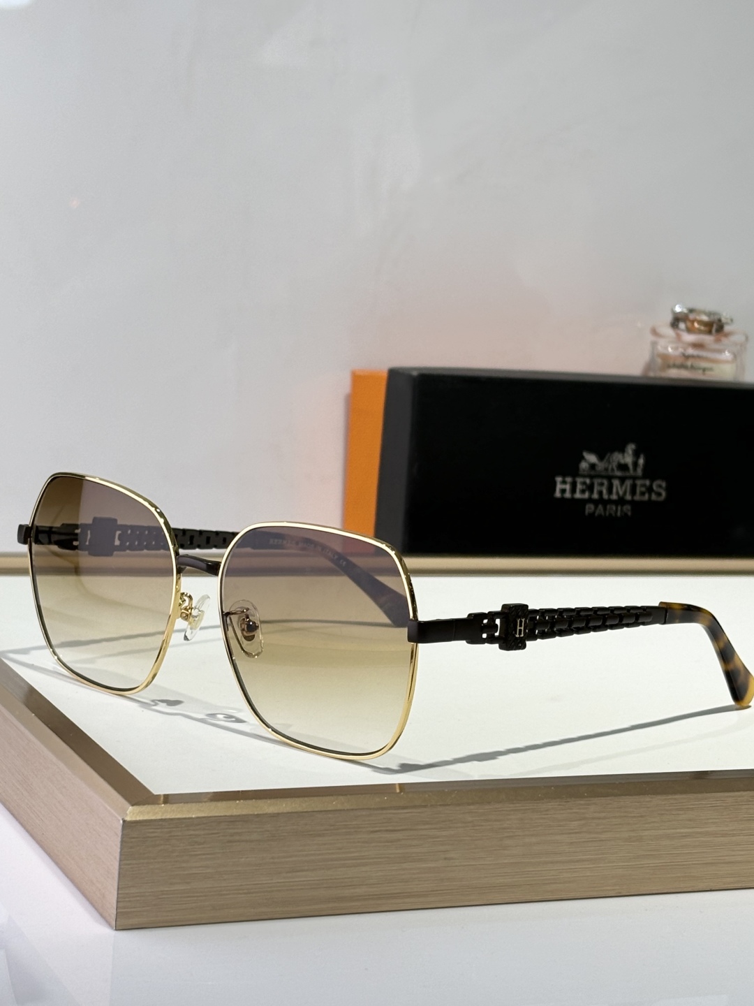  HERMES
ModHS1906
Size58-18-145
