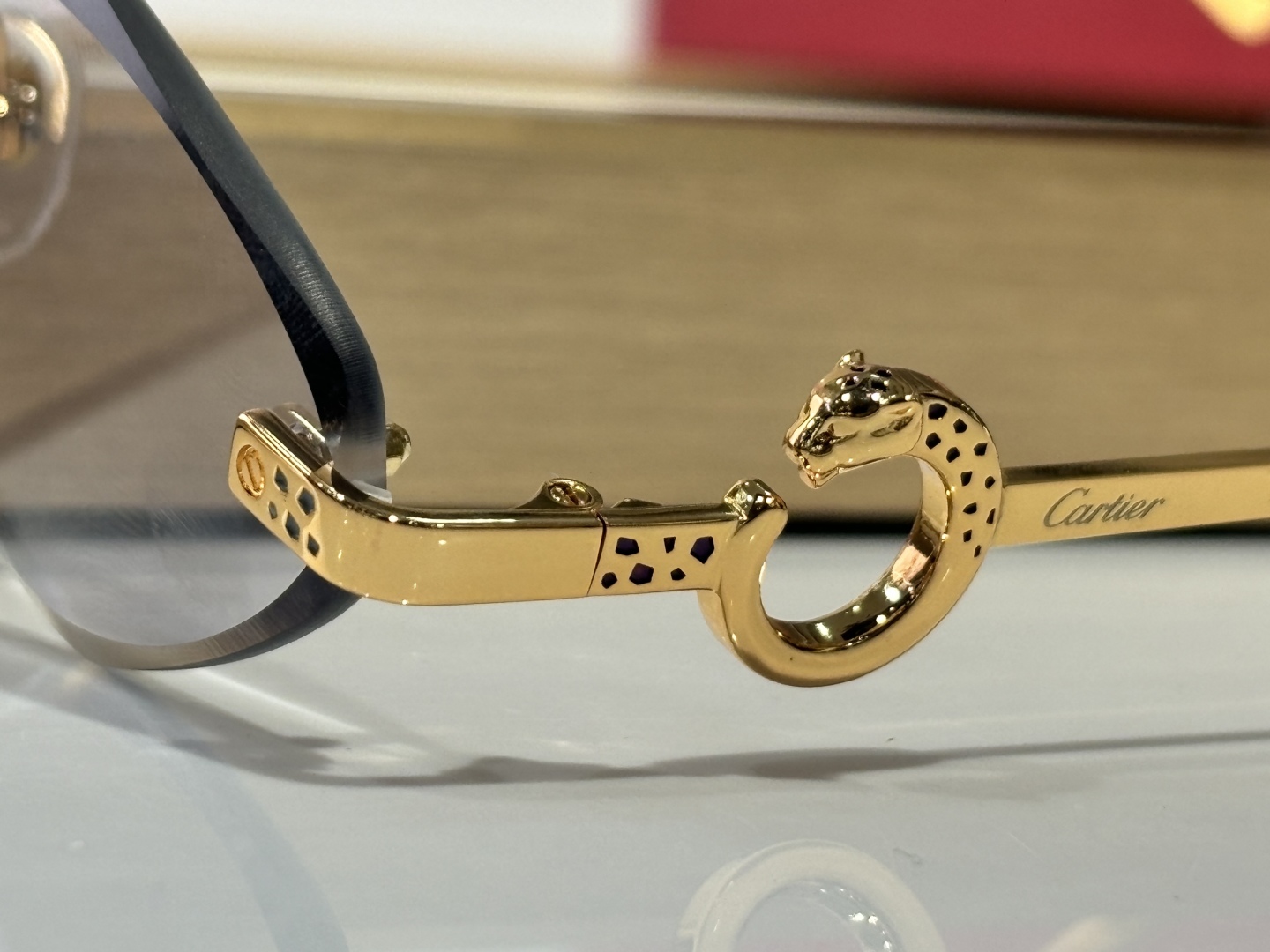  Cartier
Photo chromic lenes 
CT0655
size：57口16-138
