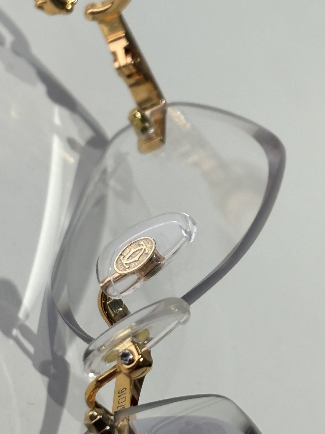  Cartier
Photo chromic lenes 
CT0655
size：57口16-138
