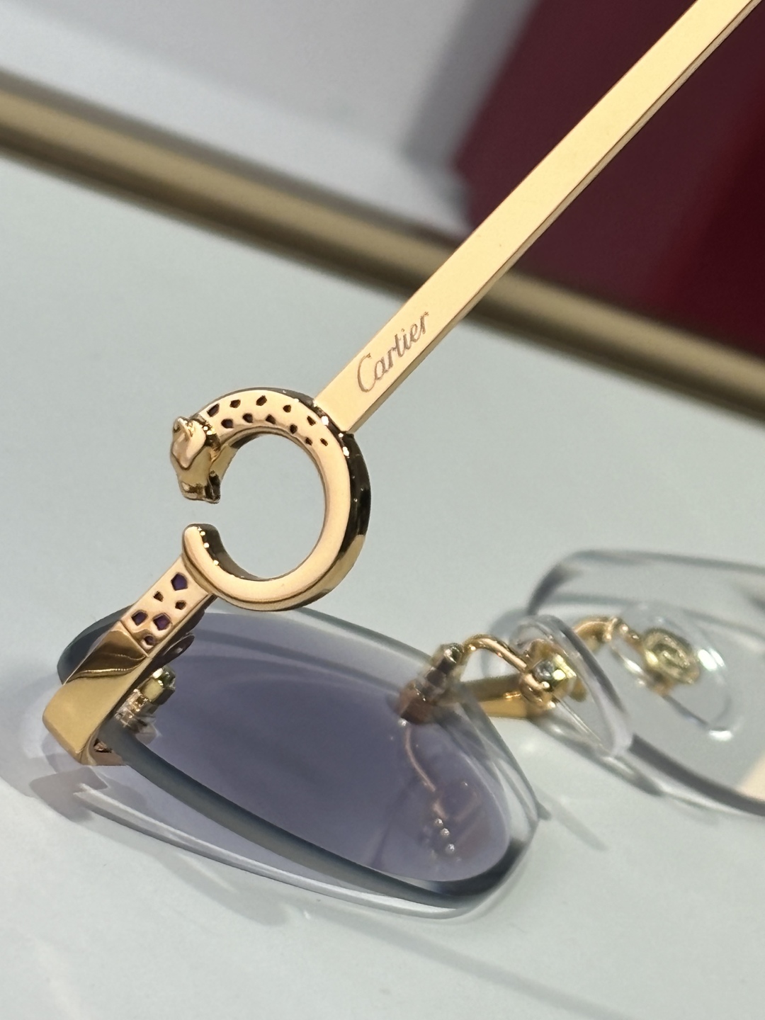  Cartier
Photo chromic lenes 
CT0655
size：57口16-138
