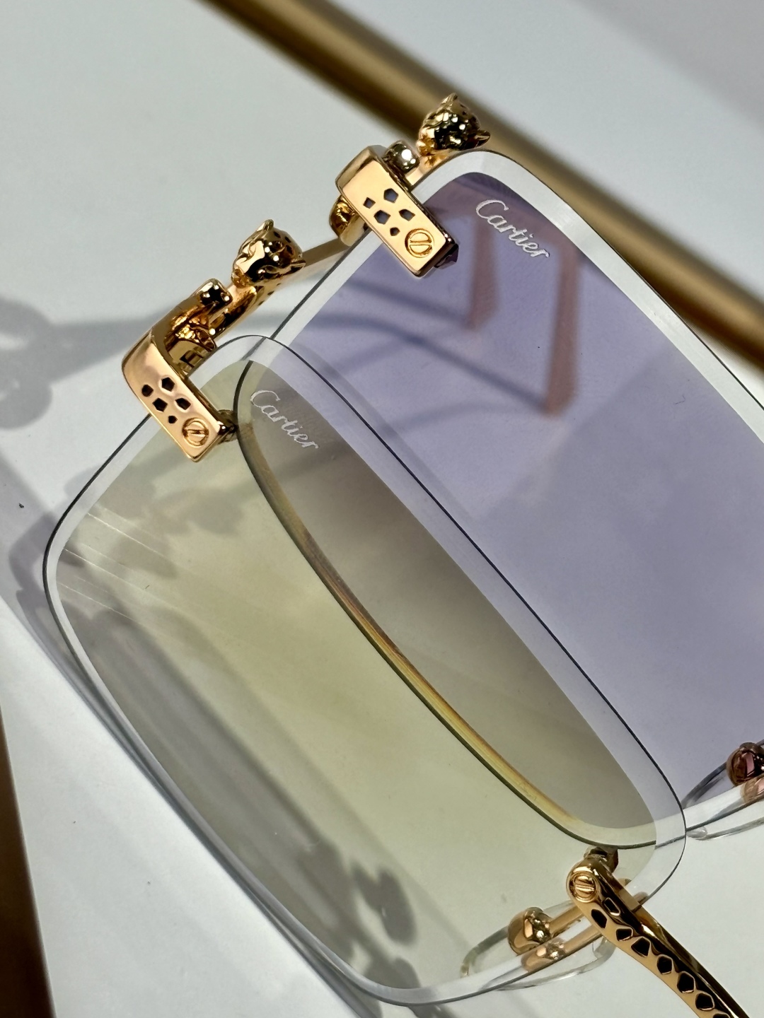  Cartier
Photo chromic lenes 
CT0653
size：57口17-138✔