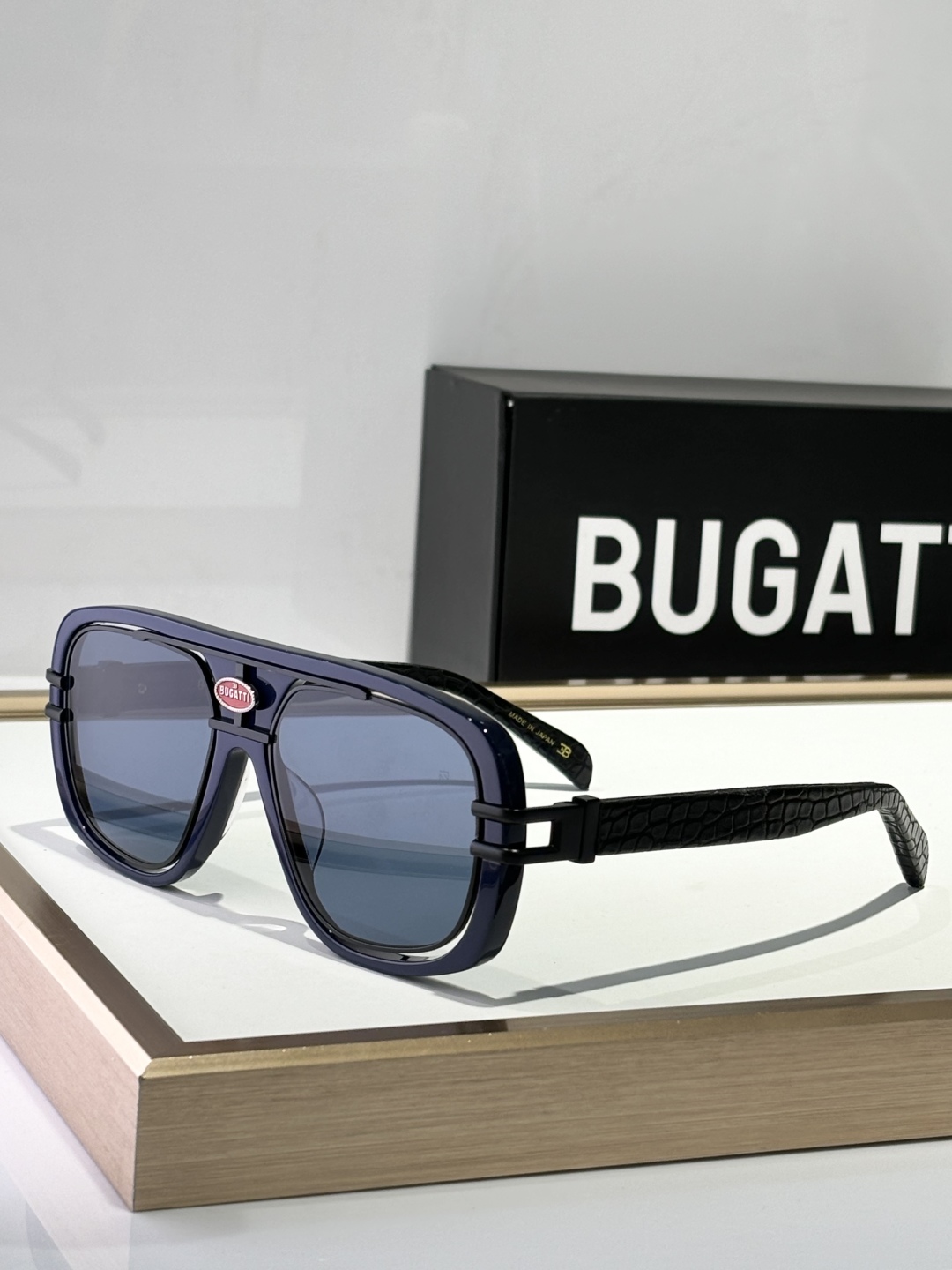  BUGATT
MODEL：07，SIZE58-19-145.
BugattiEyewear Colle
