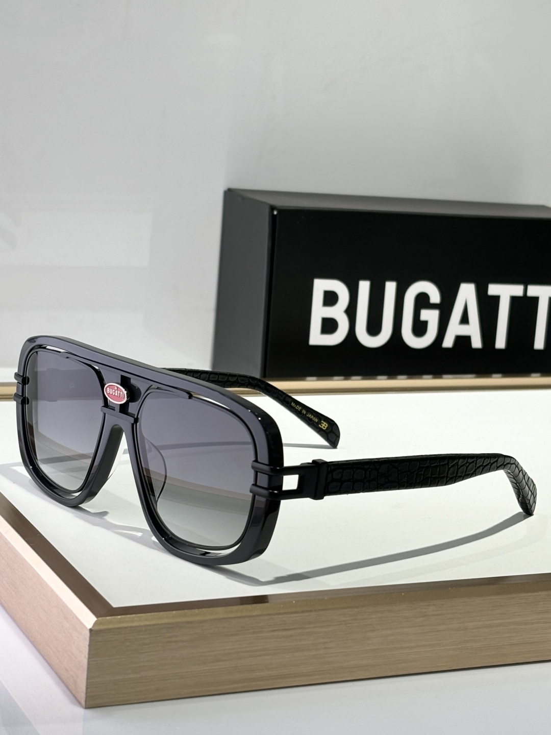  BUGATT
MODEL：07，SIZE58-19-145.
BugattiEyewear Colle