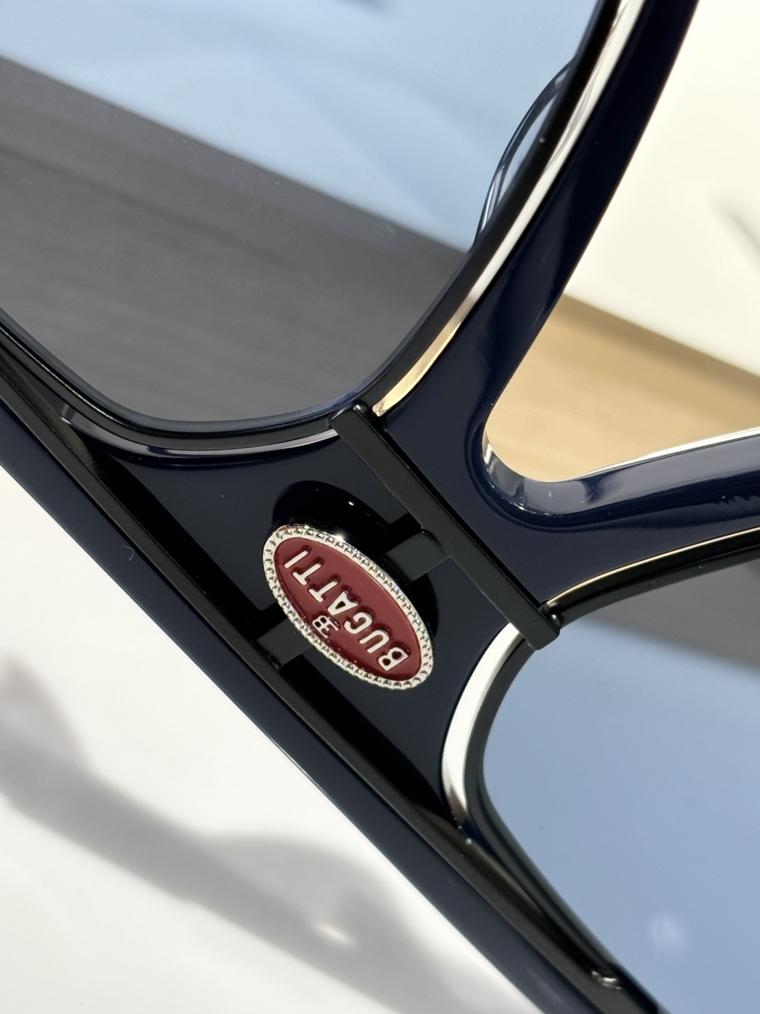  BUGATT
MODEL：07，SIZE58-19-145.
BugattiEyewear Colle