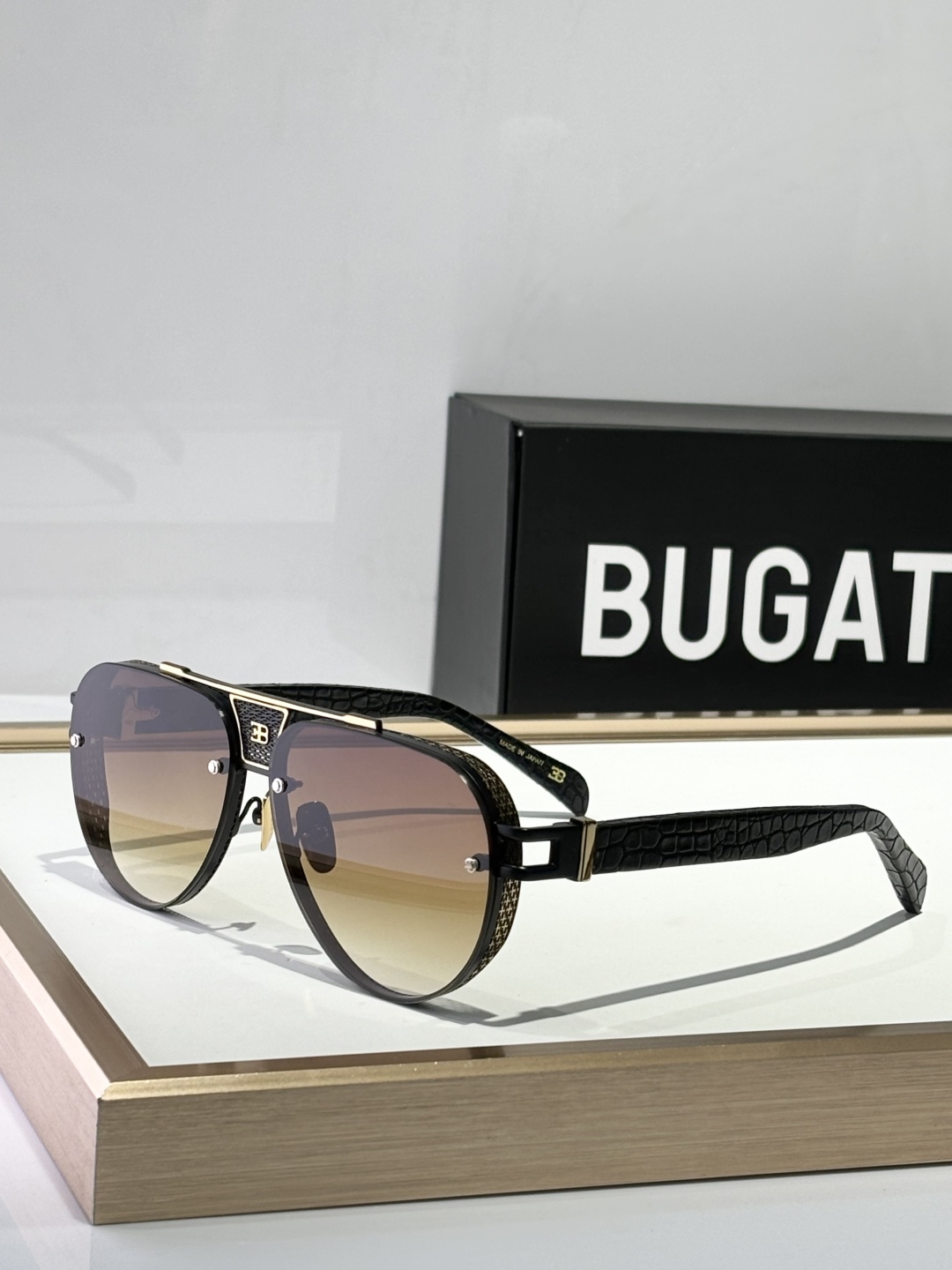  BUGATT
布加迪Bugatti-太阳镜上线咯
MODEL：05，SIZE62-13-147.
Bu