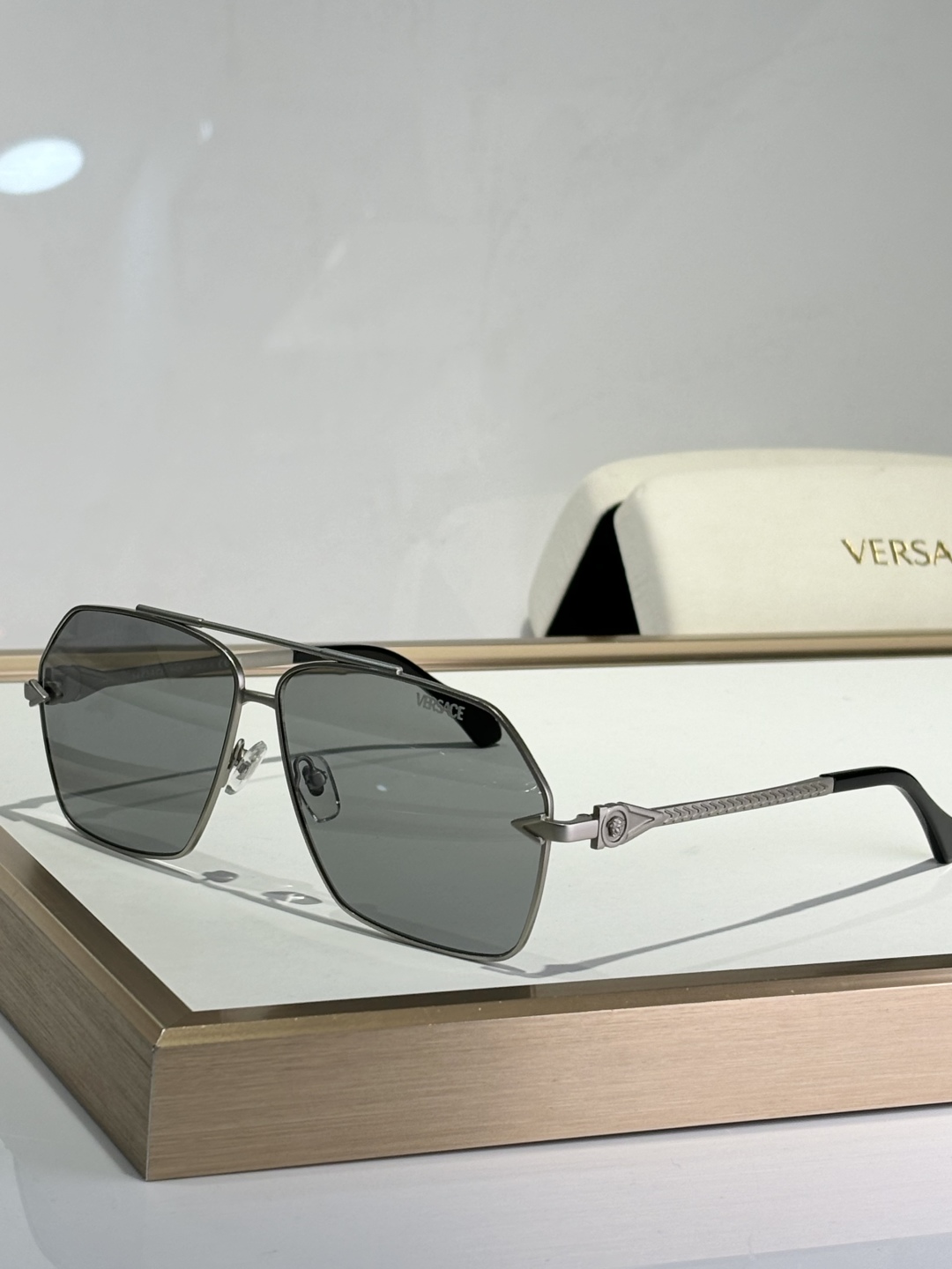  VERSAC* 
MODEL：2284
Size63-11-142
