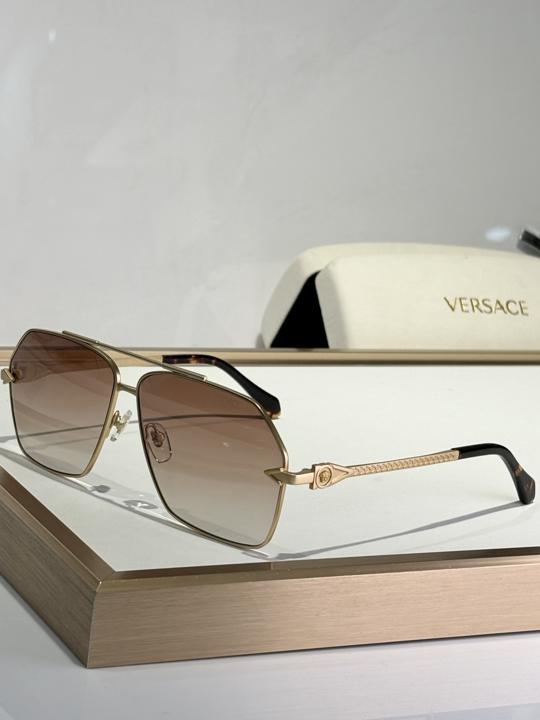  VERSAC* 
MODEL：2284
Size63-11-142
