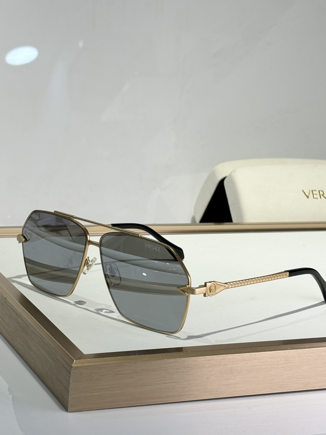  VERSAC* 
MODEL：2284
Size63-11-142
