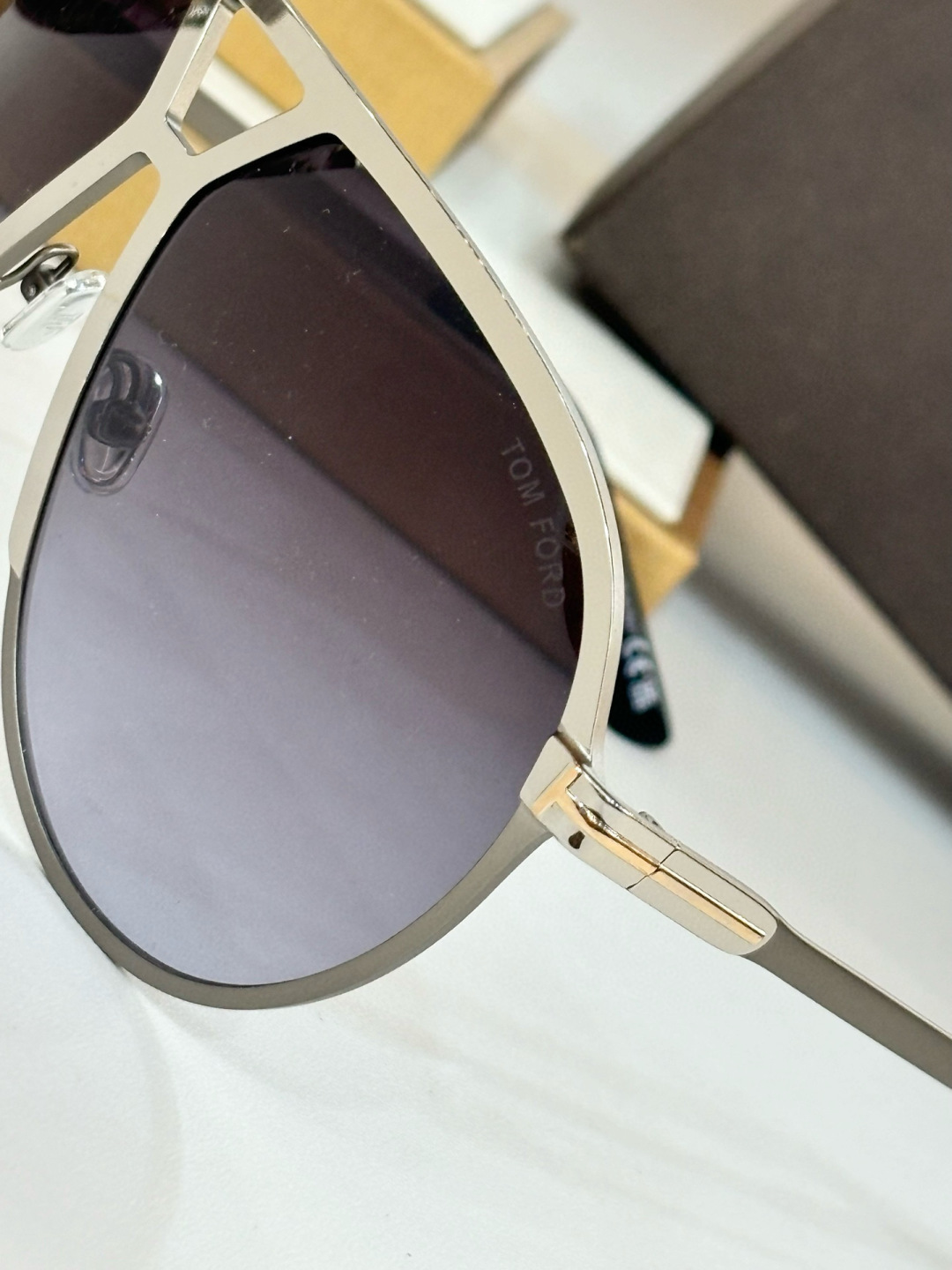  oversized
Tom For*
ModTF1060
Size：64-14-135
