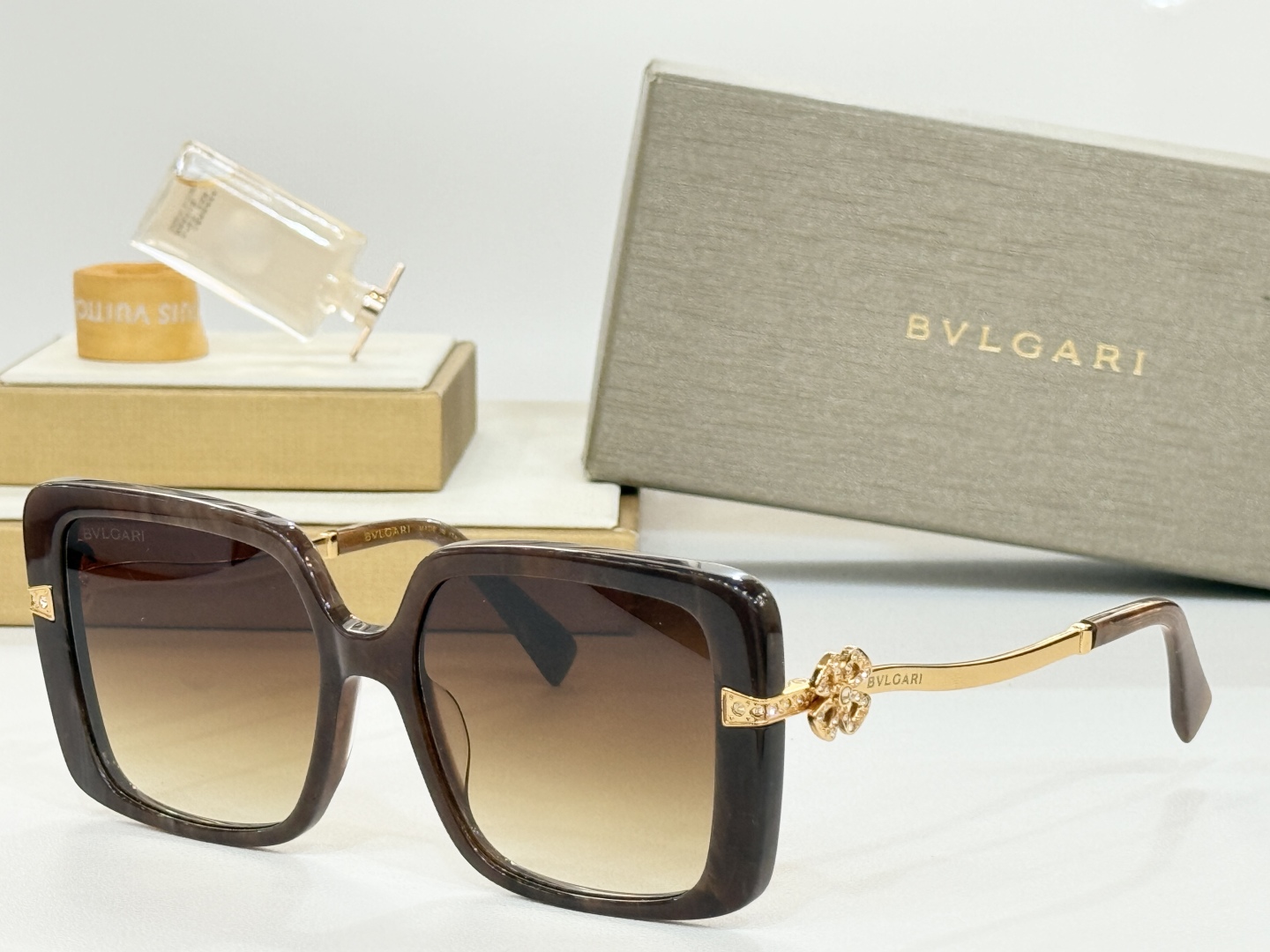  BVLGAR
MODBV8243
Size56-17-145
