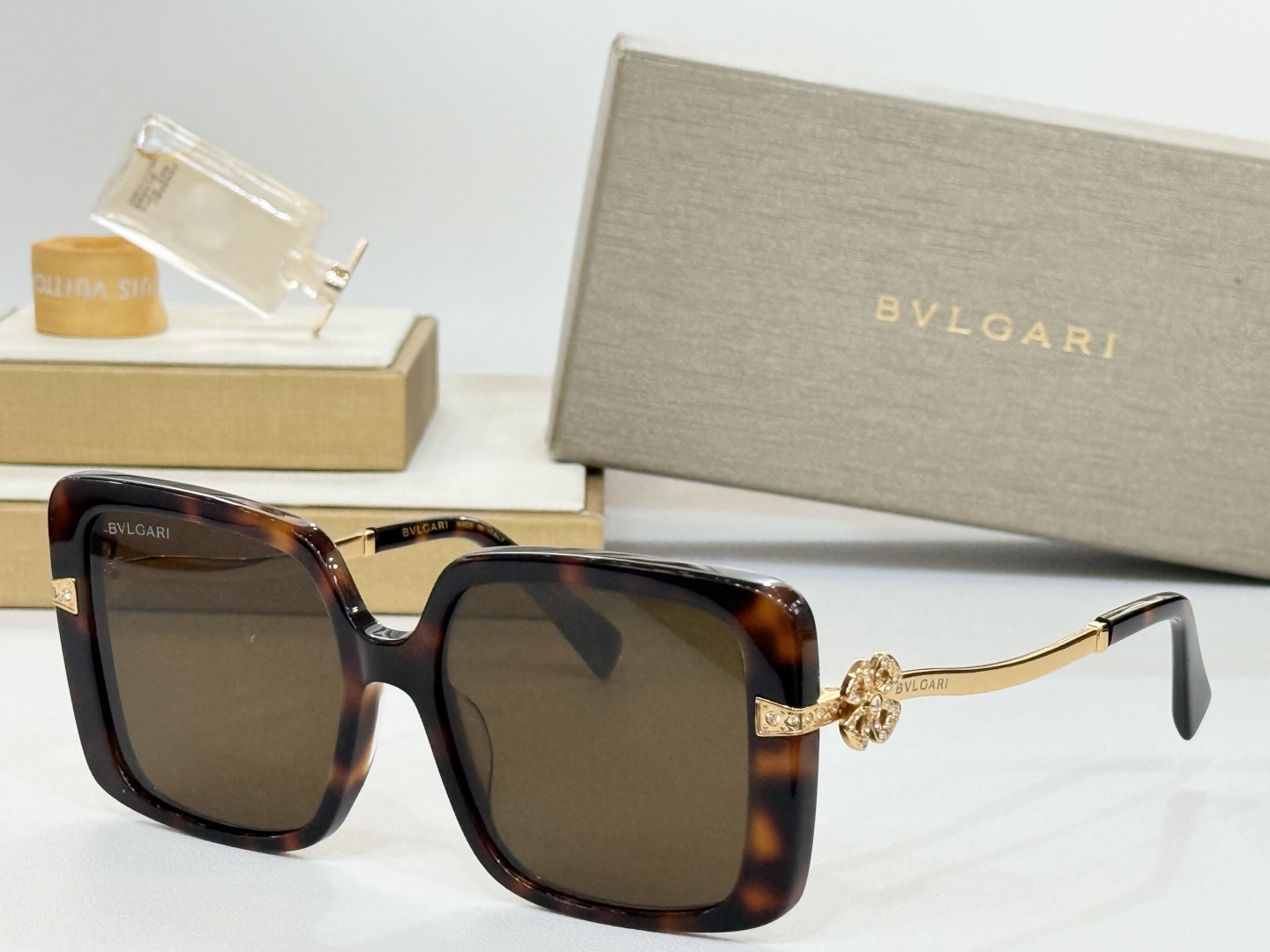  BVLGAR
MODBV8243
Size56-17-145
