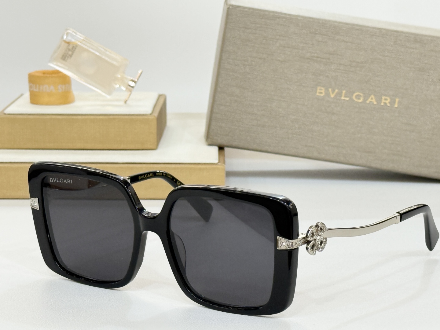  BVLGAR
MODBV8243
Size56-17-145
