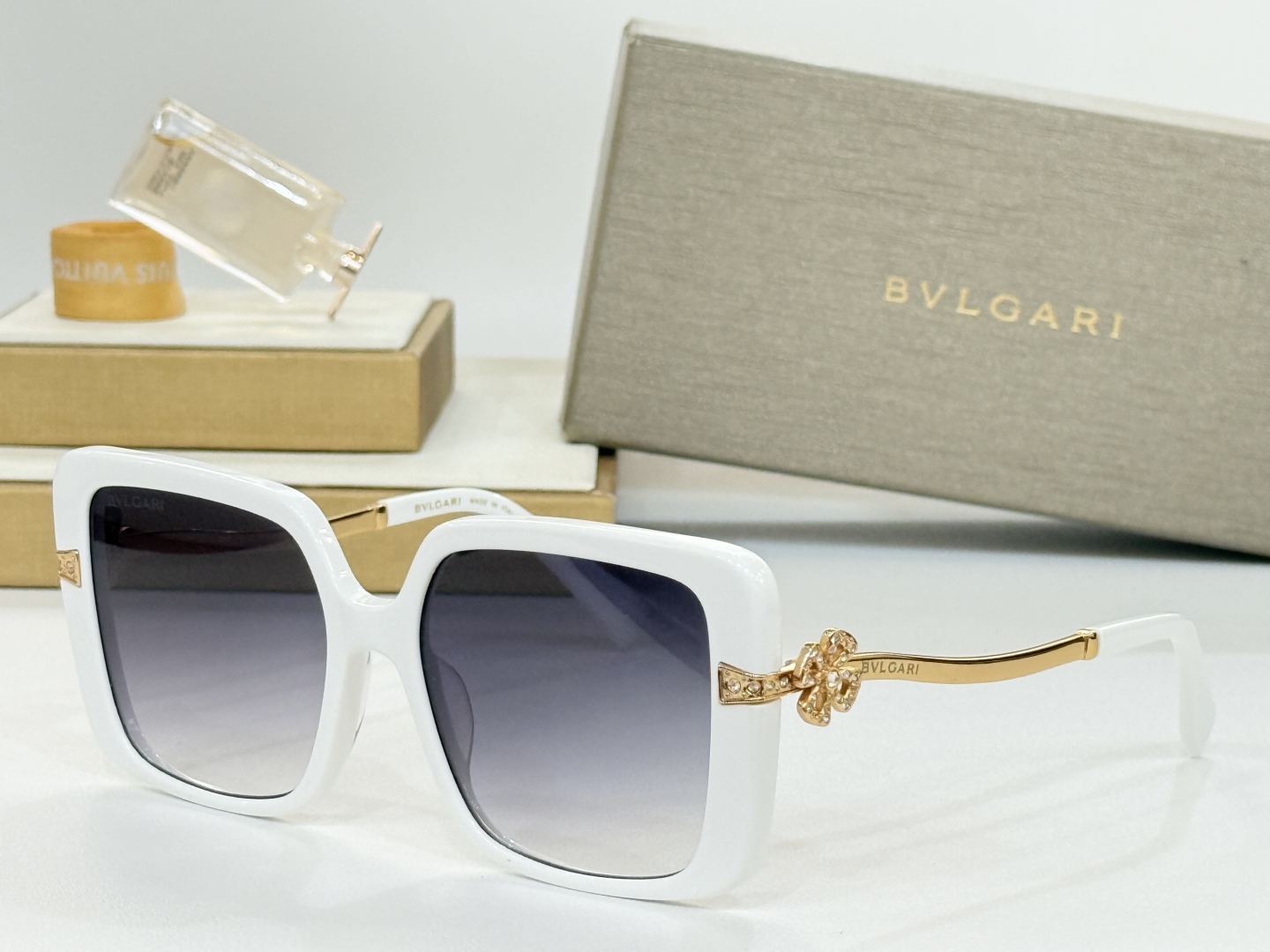  BVLGAR
MODBV8243
Size56-17-145
