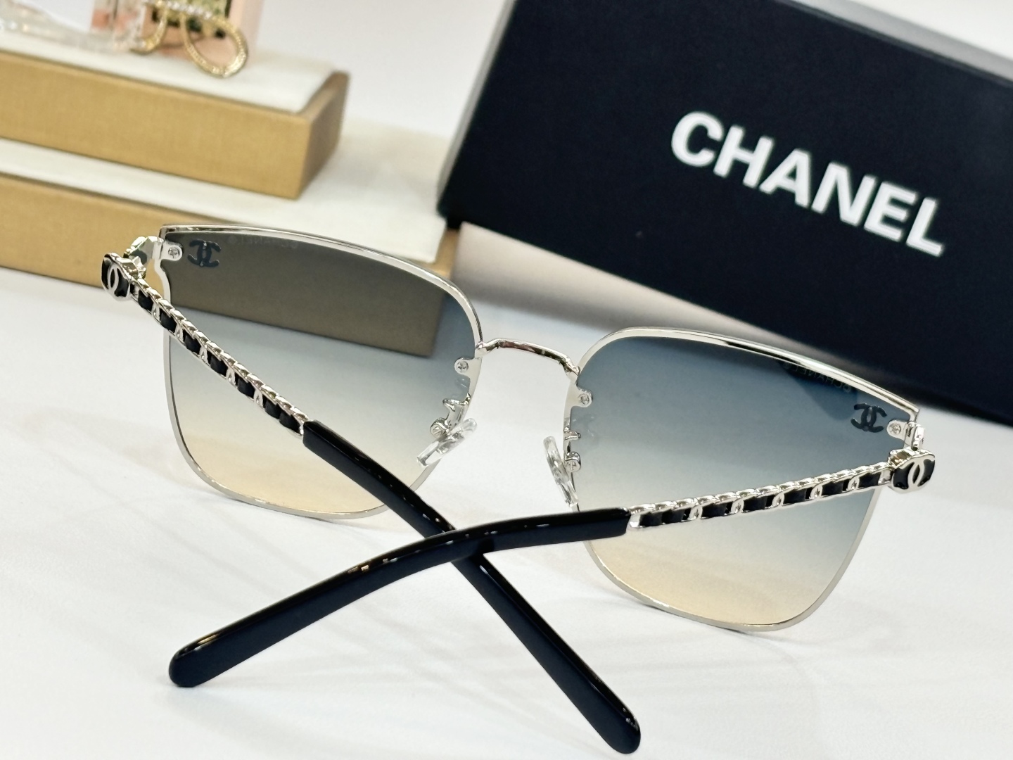  chan**
mod：CH7368
size：64-17-145
