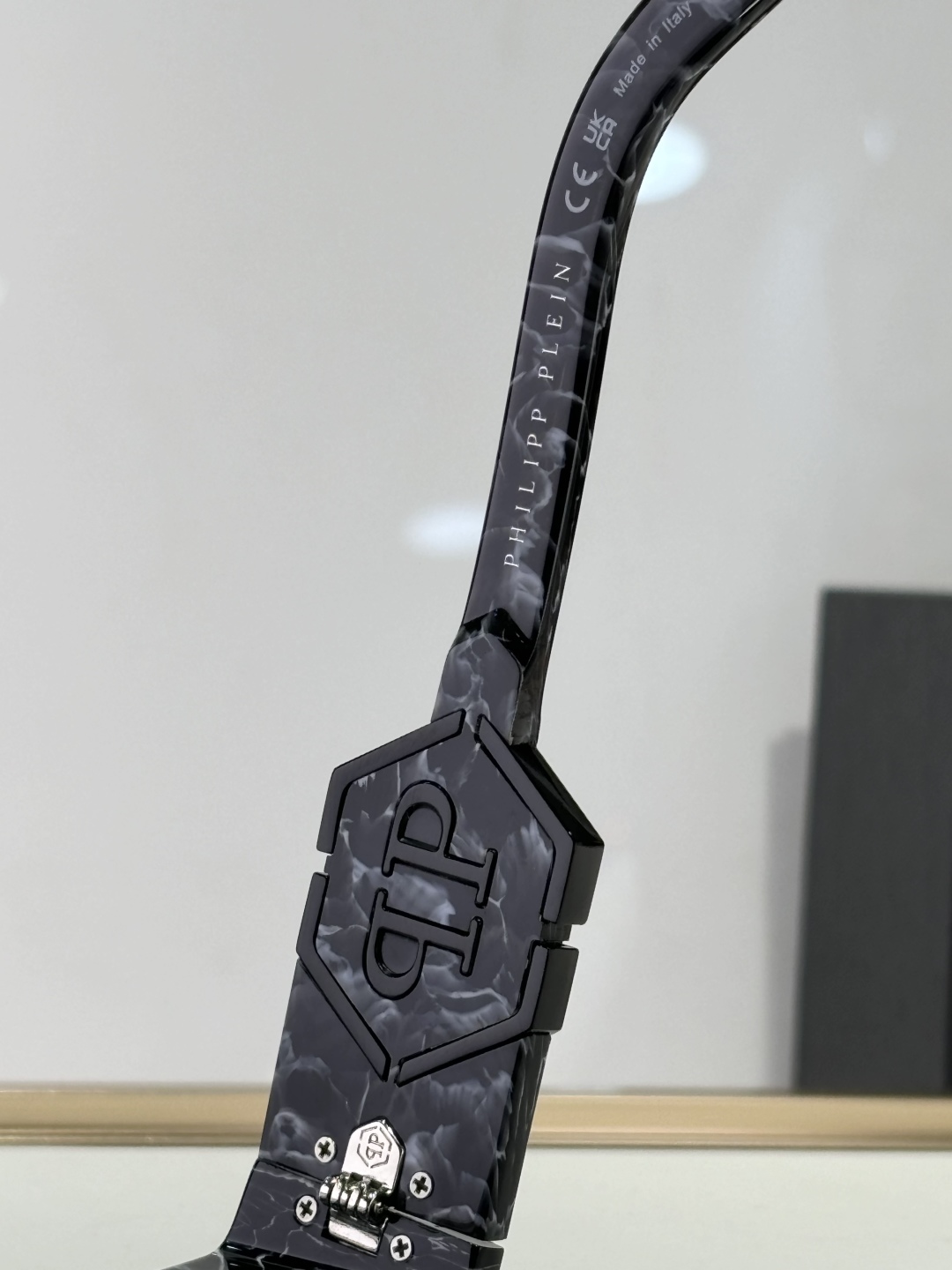  PHILIPP PLIEN
Original quality
全套原版开模 
采用进口板材切割抛光处理