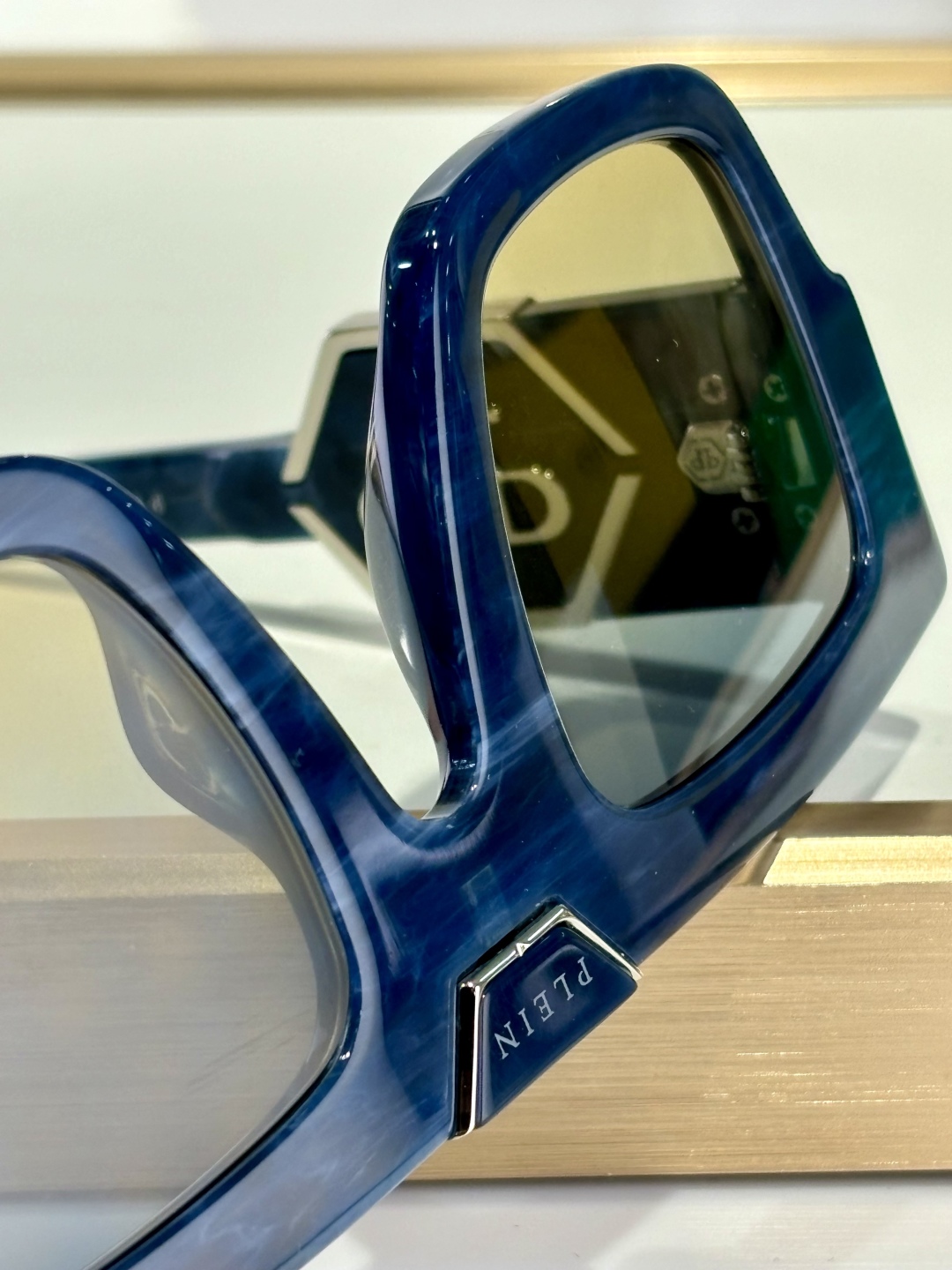  PHILIPP PLIEN
Original quality
全套原版开模 
采用进口板材切割抛光处理