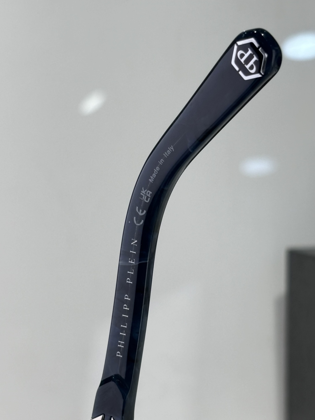  PHILIPP PLIEN
Original quality
全套原版开模 
采用进口板材切割抛光处理
