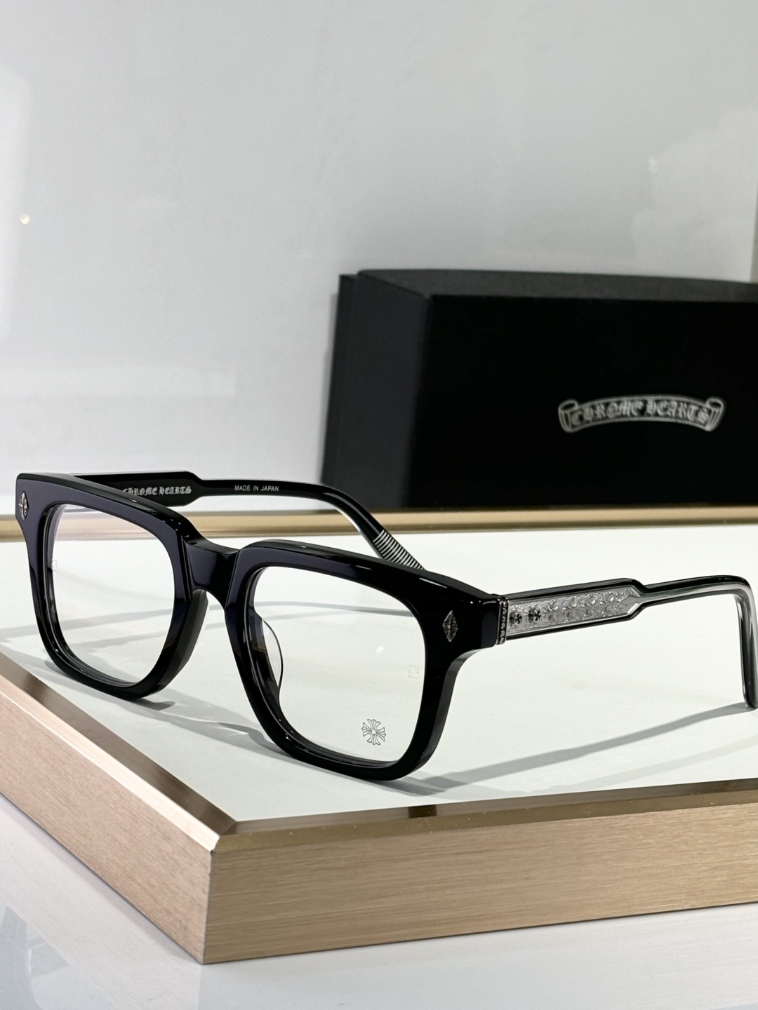  CHROME HEART
MODAMBIDXTROUS
SIZE：53-21-147
