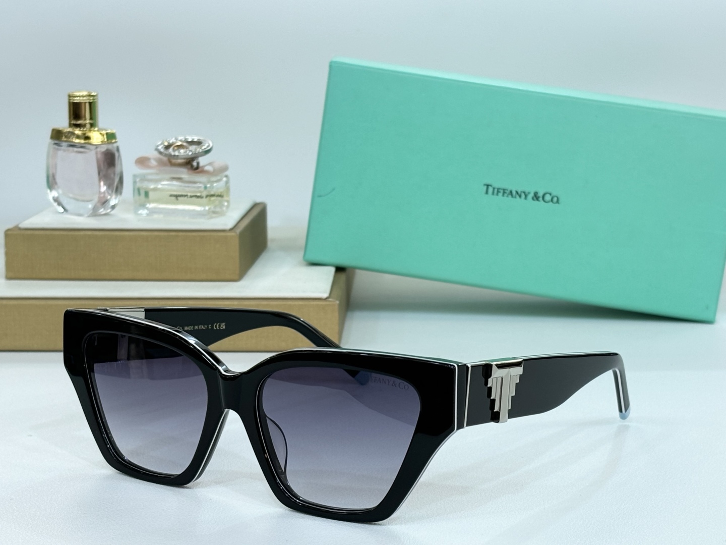  Tiffany*
MOD：TF4218
Size：55-17-145
