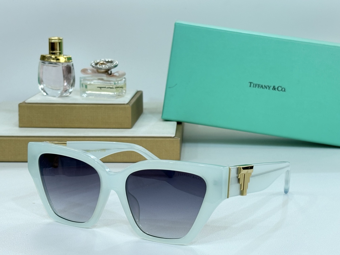  Tiffany*
MOD：TF4218
Size：55-17-145
