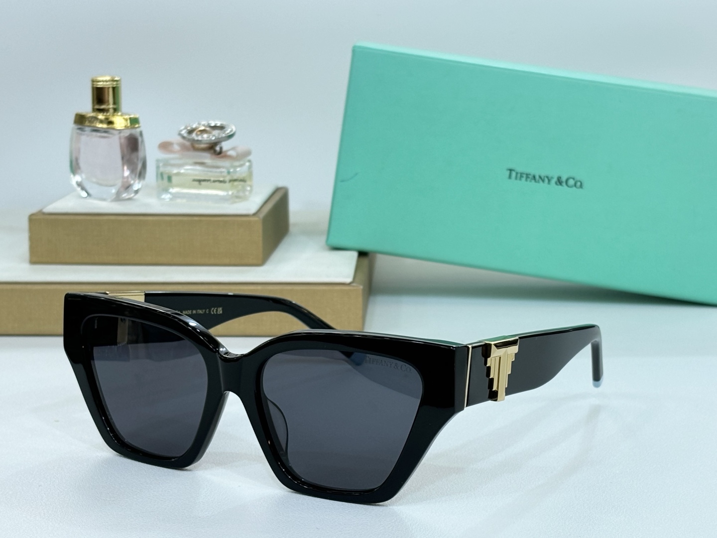  Tiffany*
MOD：TF4218
Size：55-17-145
