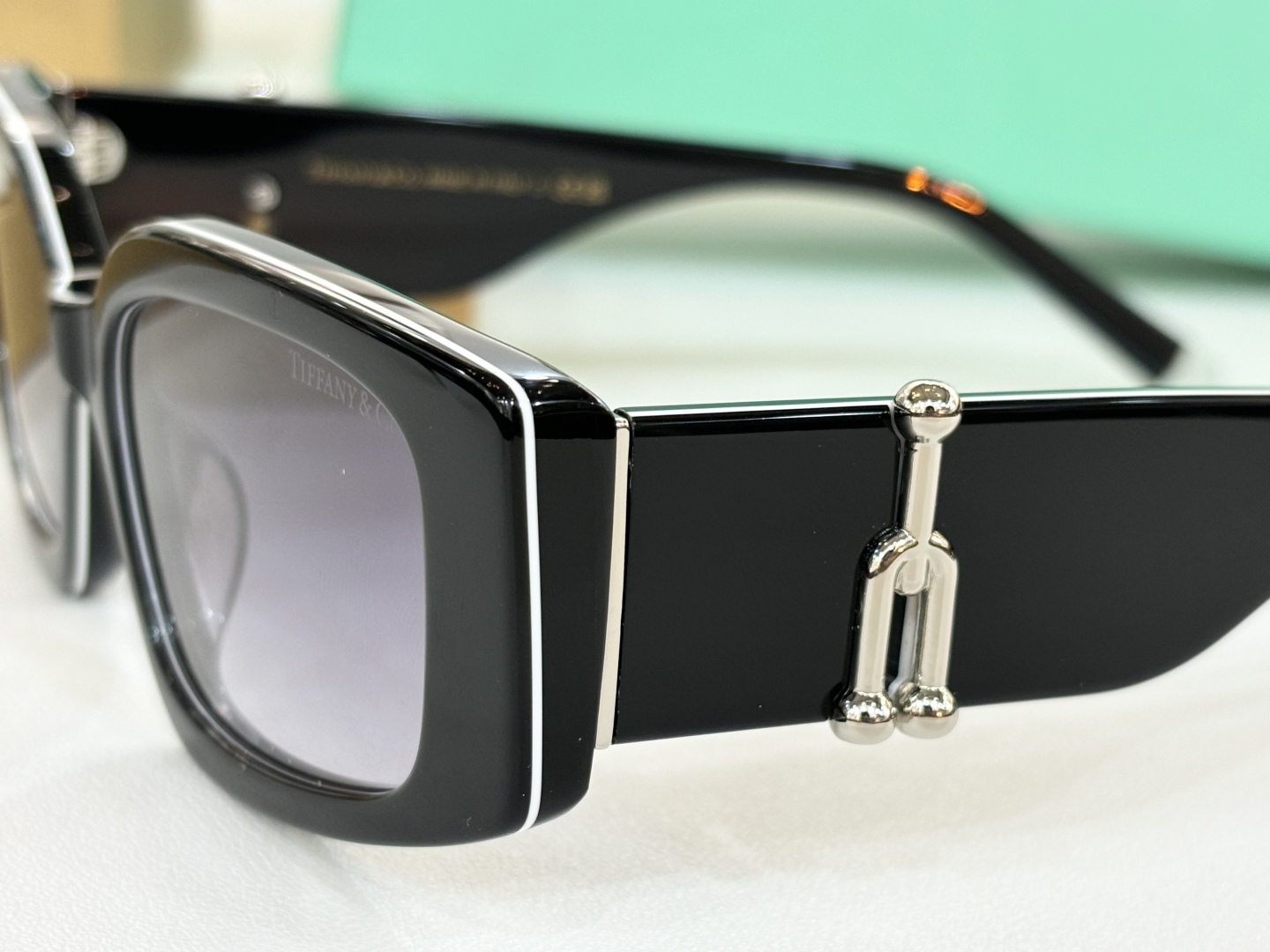  Tiffany*
MOD：TF4208
Size：54-17-145
