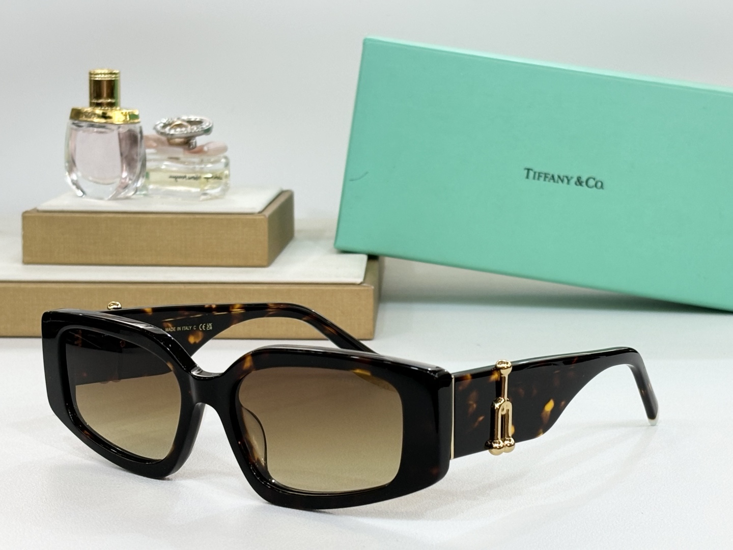  Tiffany*
MOD：TF4208
Size：54-17-145
