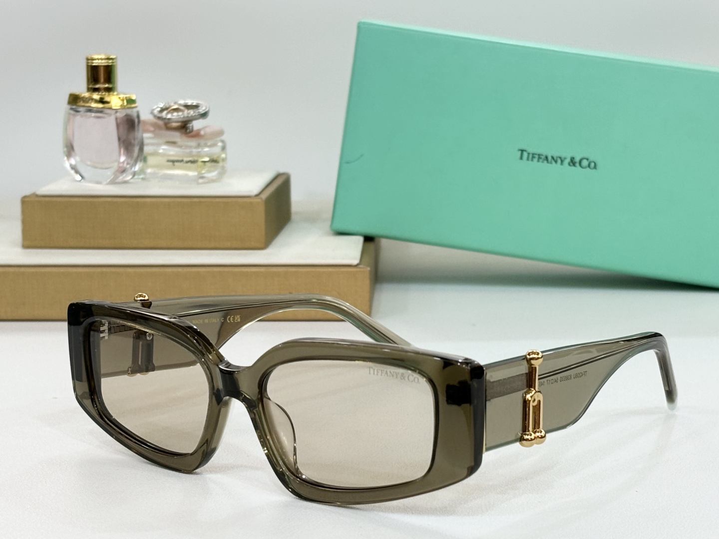  Tiffany*
MOD：TF4208
Size：54-17-145
