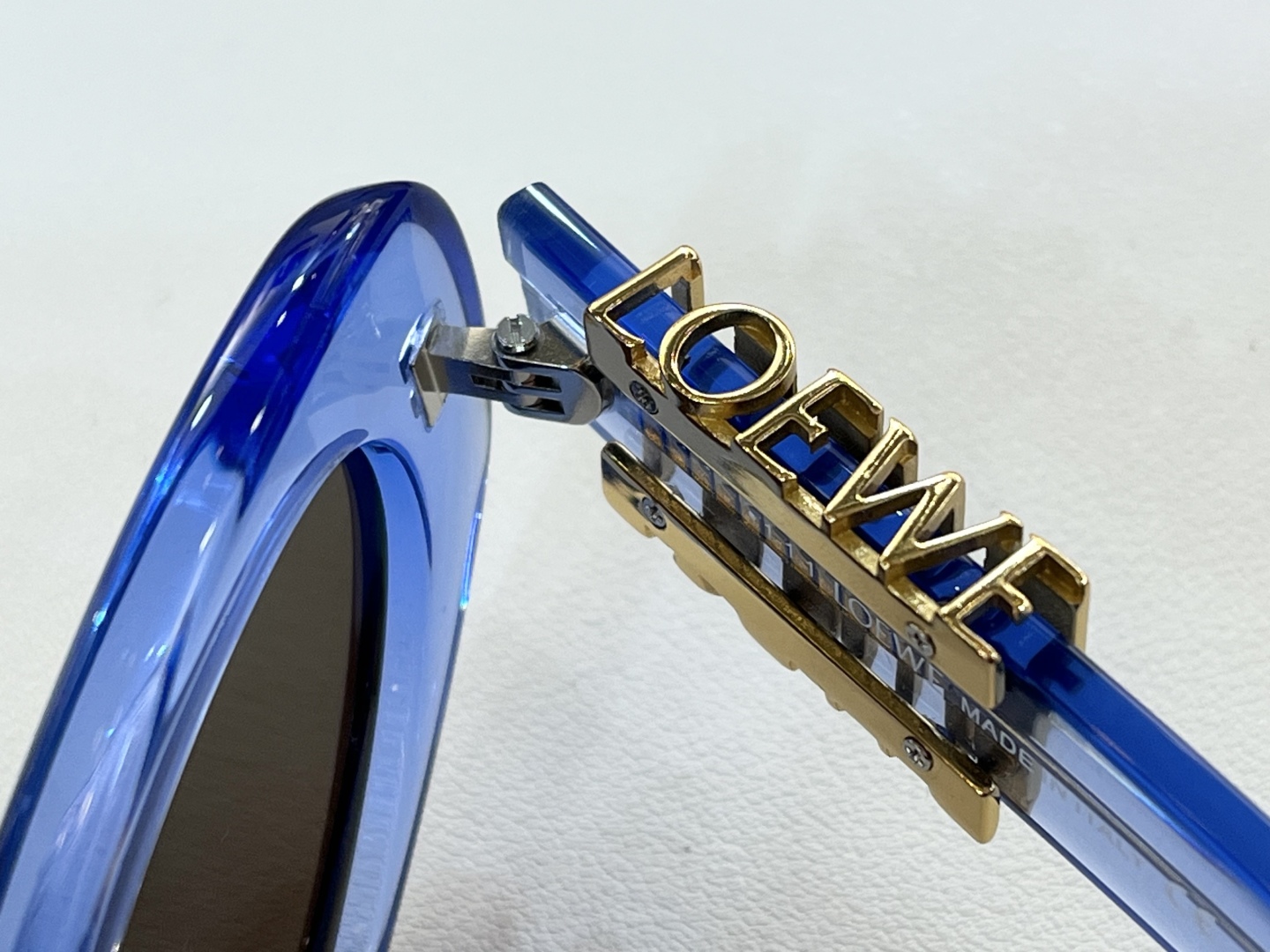  LOEWE
MOD：LW40156U
S IZE：52口20
