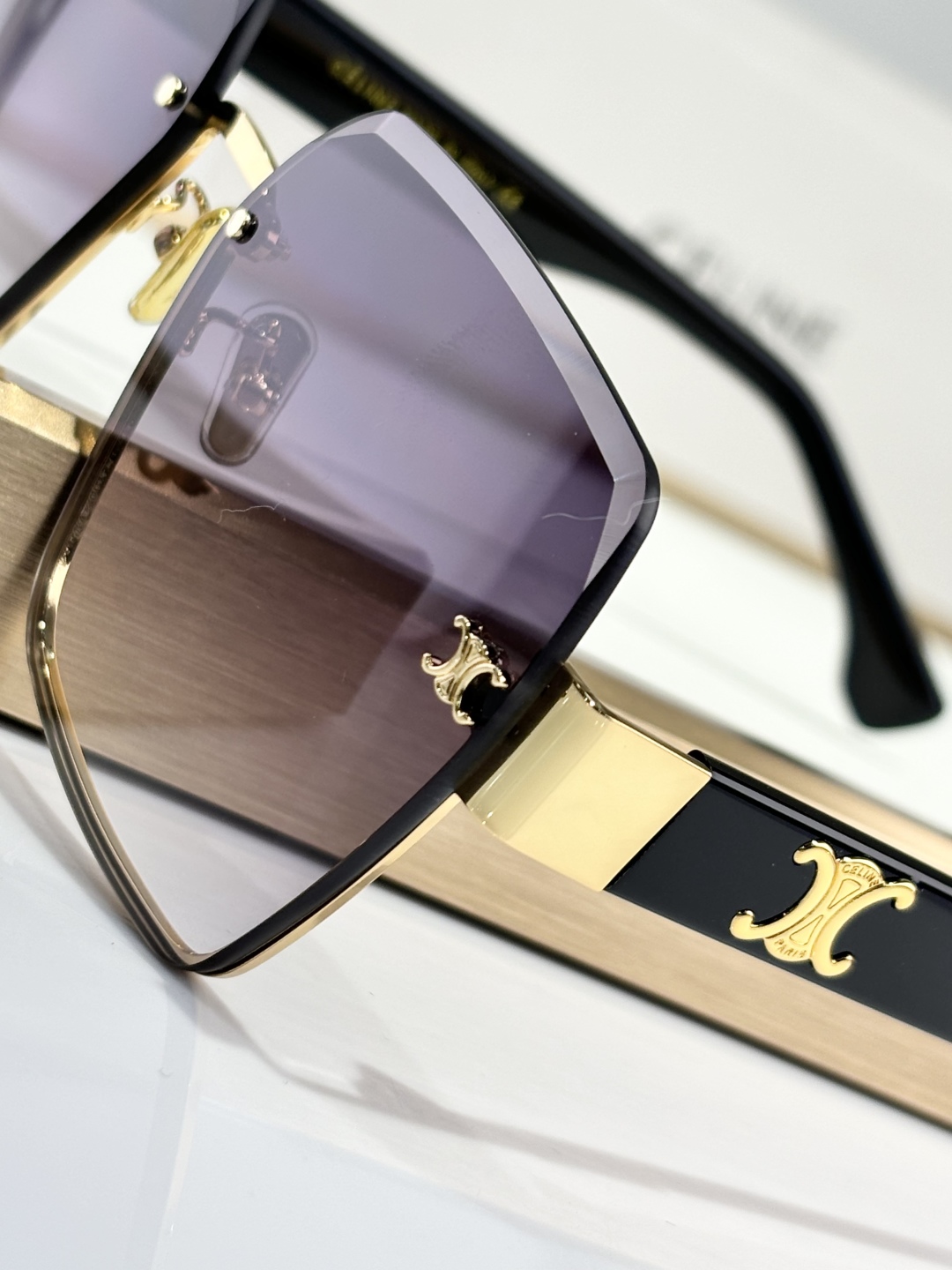  CELINE
MODELCL40237U
SIZE62口18-140
